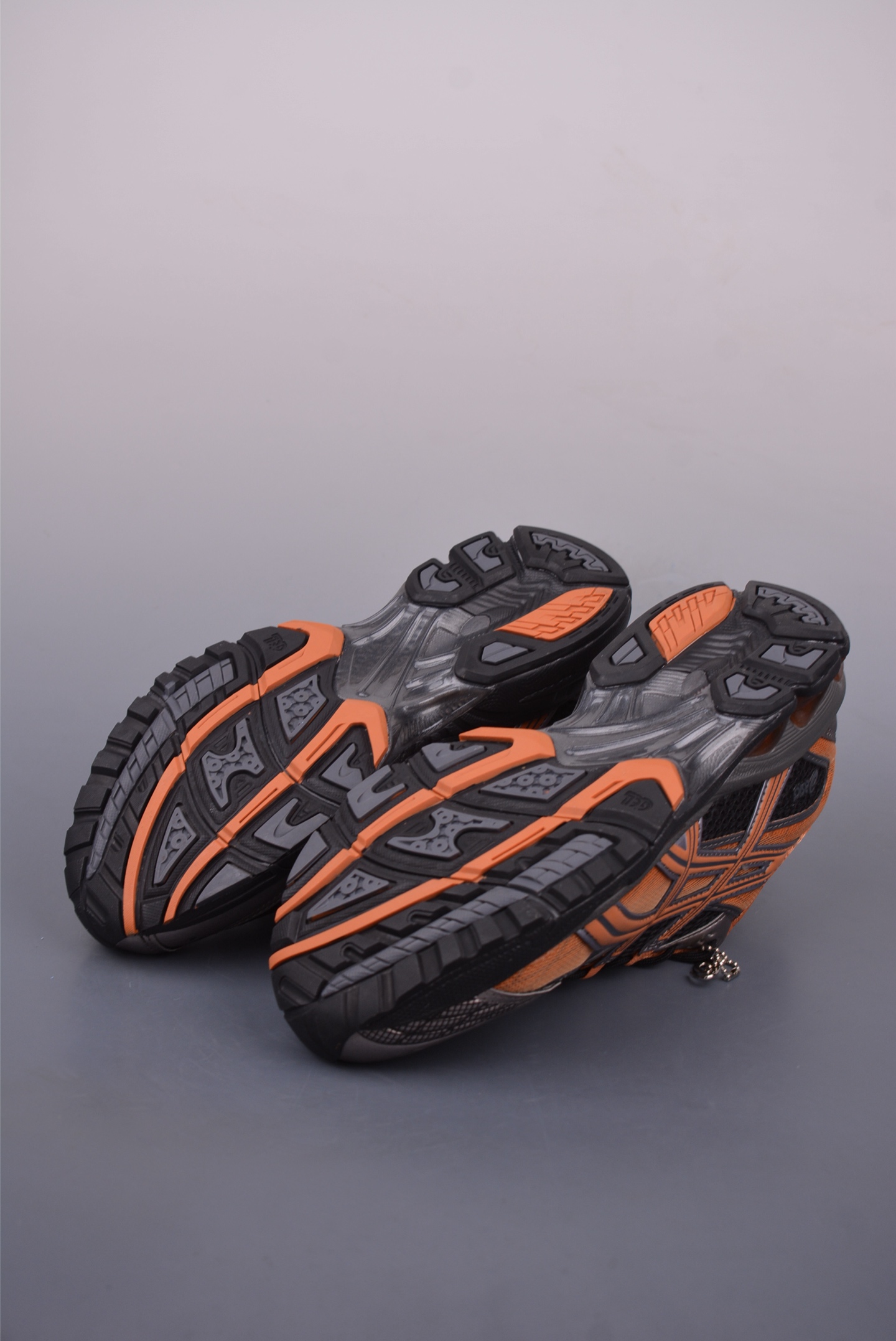 200 Asics GEL-Kahana NIMBUS 10.1 耐磨透气低帮休闲鞋 1203A543-004