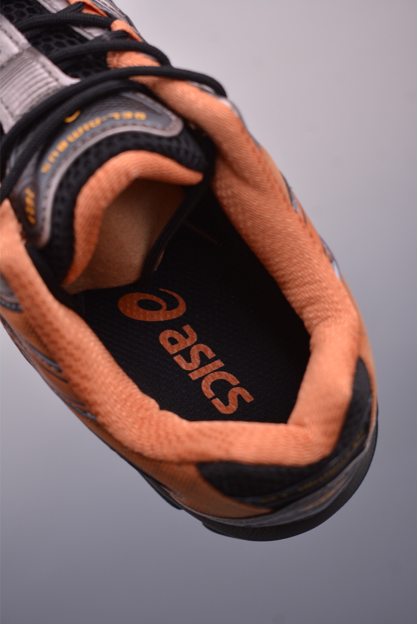 200 Asics GEL-Kahana NIMBUS 10.1 耐磨透气低帮休闲鞋 1203A543-004
