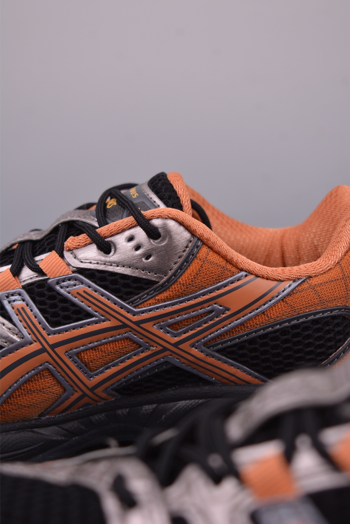 200 Asics GEL-Kahana NIMBUS 10.1 耐磨透气低帮休闲鞋 1203A543-004