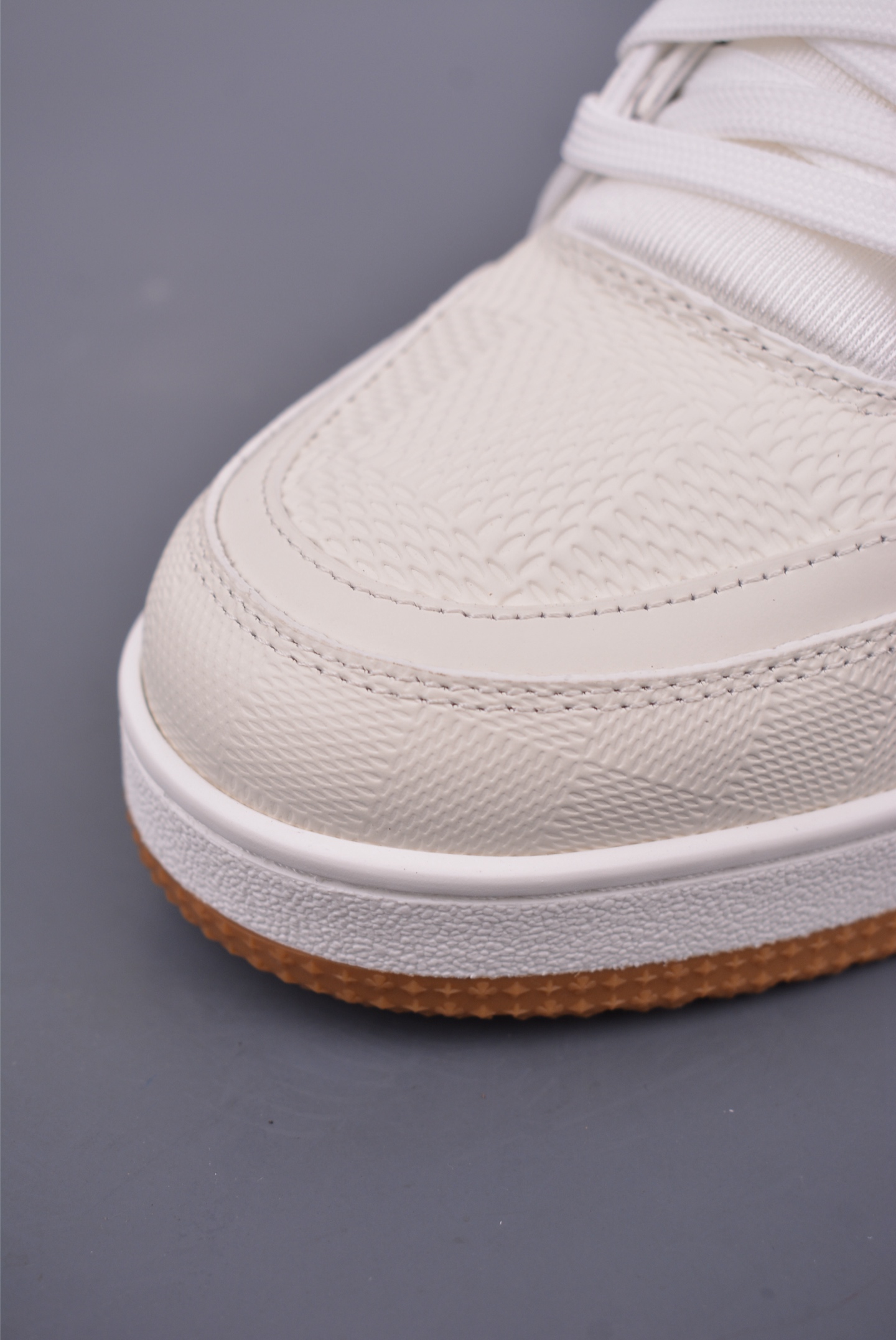 400 路易威登Louis Vuitton Archlight Sneakers 探视系列真皮拼色复古老爹风休闲运动鞋