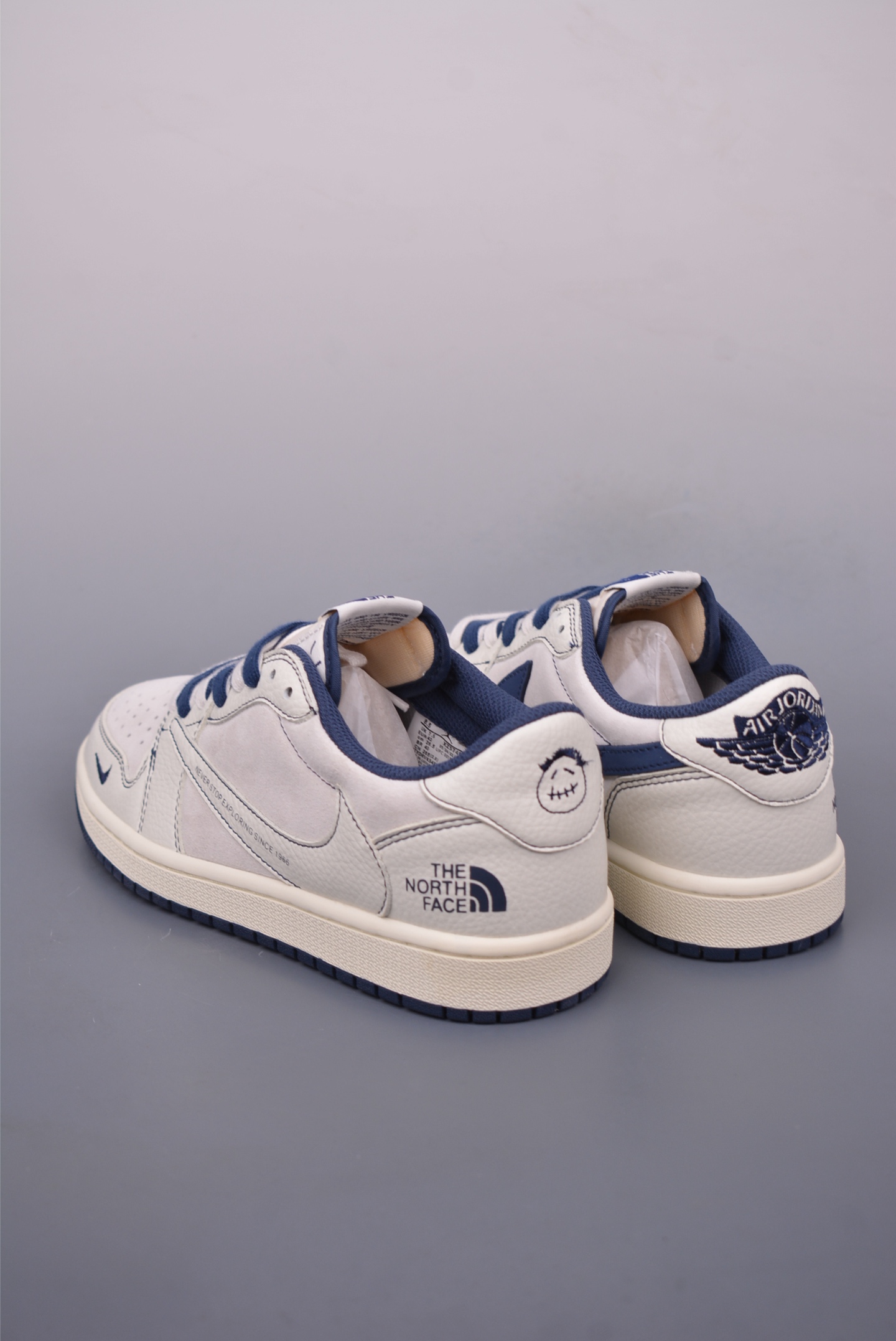 Fragment x Travis Scott x 北面 Air Jordan 1 Low 三方联名倒钩 XZ5749-001