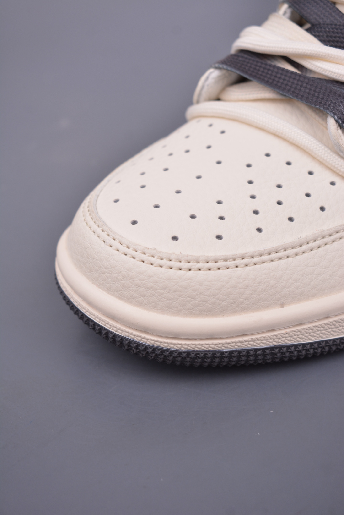 300 Fragment x Travis Scott x Supreme 绑带解构 Air Jordan 1 Low 三方联名倒钩 DM6868-109