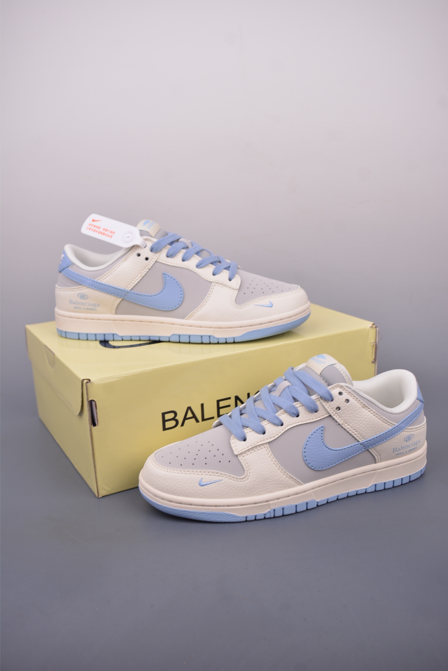 Nike SB Dunk Low 巴黎世家联名 ZH2598-273