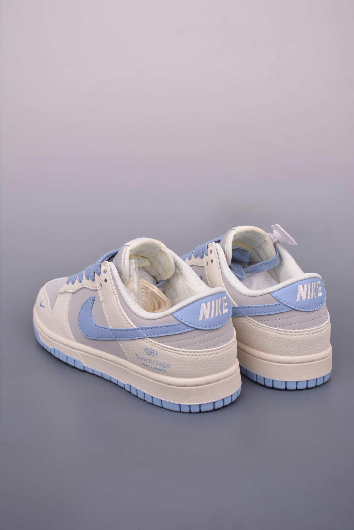Nike SB Dunk Low 巴黎世家联名 ZH2598-273