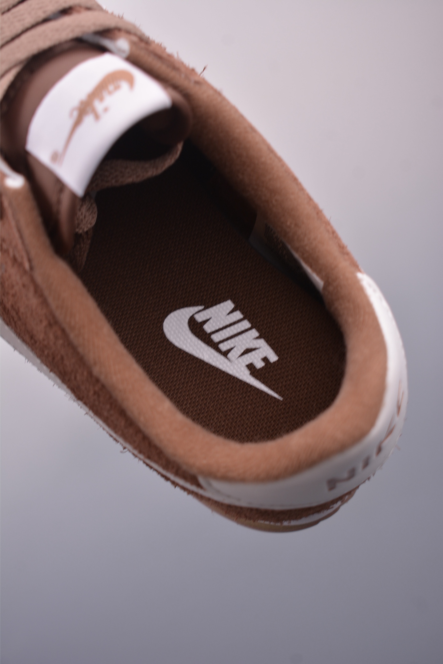 Nike Classic Cortez Leather: Iconic Style, Enhanced Comfort & Durability 9 i1748127750966 3157 0 8