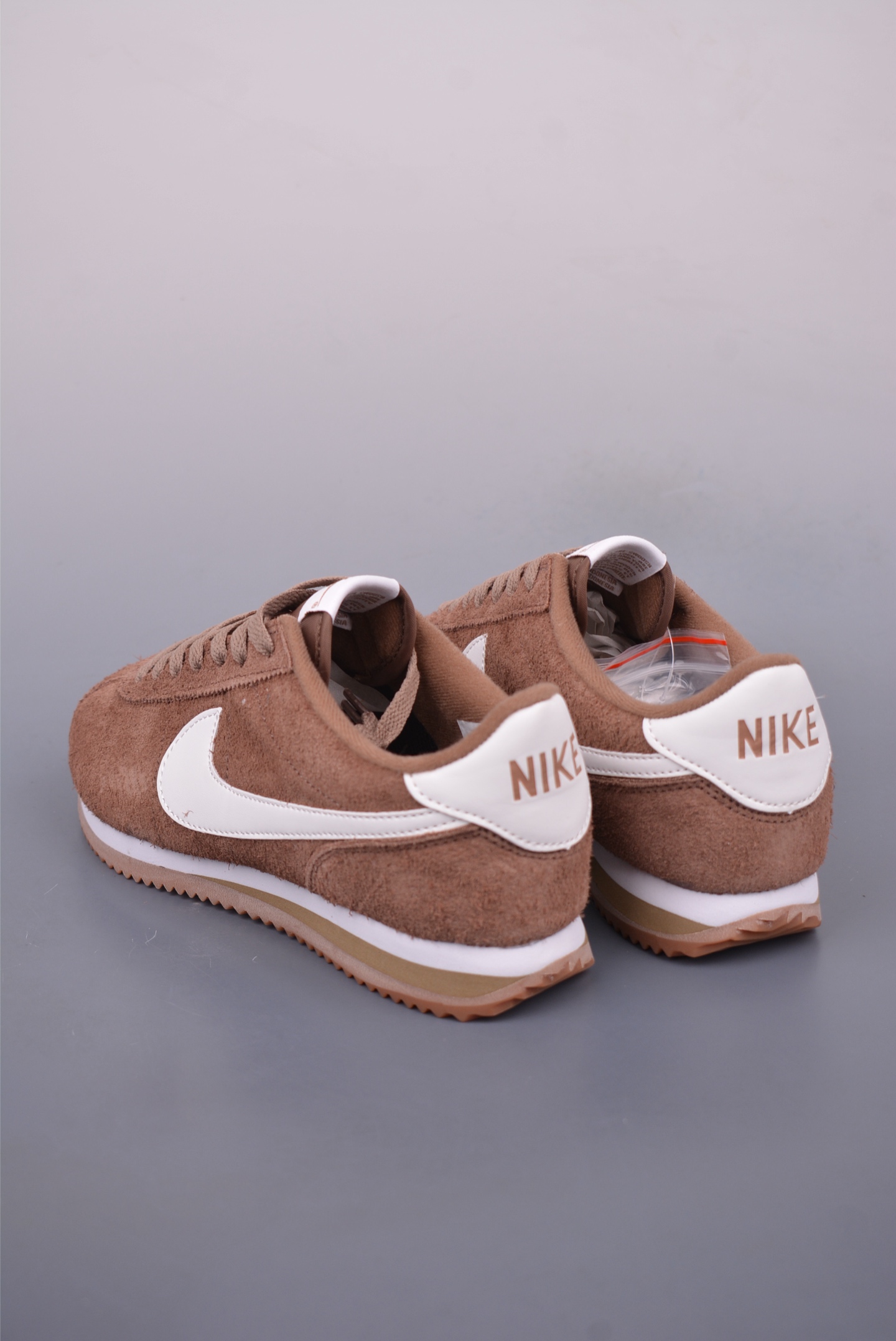 Nike Classic Cortez Leather: Iconic Style, Enhanced Comfort & Durability 2 i1748127750990 782 0 1