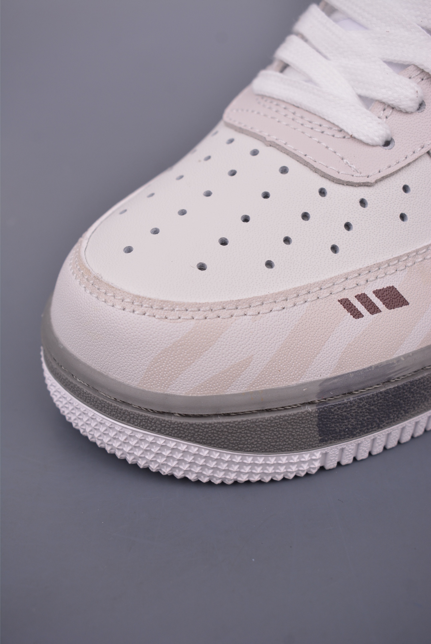 Nike Air Force 1 Low Casual Sneakers - Original Design and Comfortable Fit 7 i1748128145772 4677 0 5