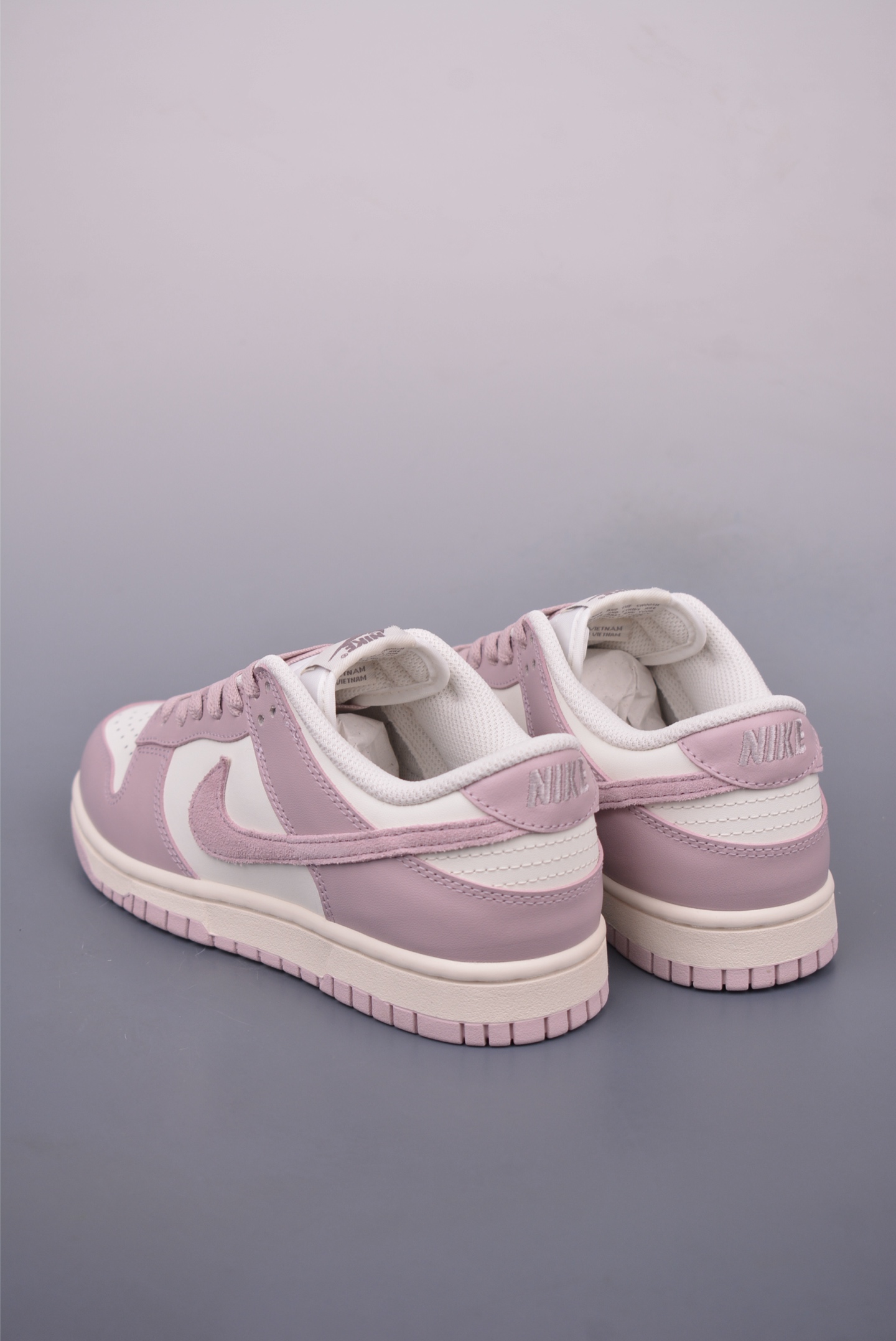 Nike SB Dunk Low Original Leather Cleanliness Embroidery Sneakers 2 i1748128269584 8882 0 1