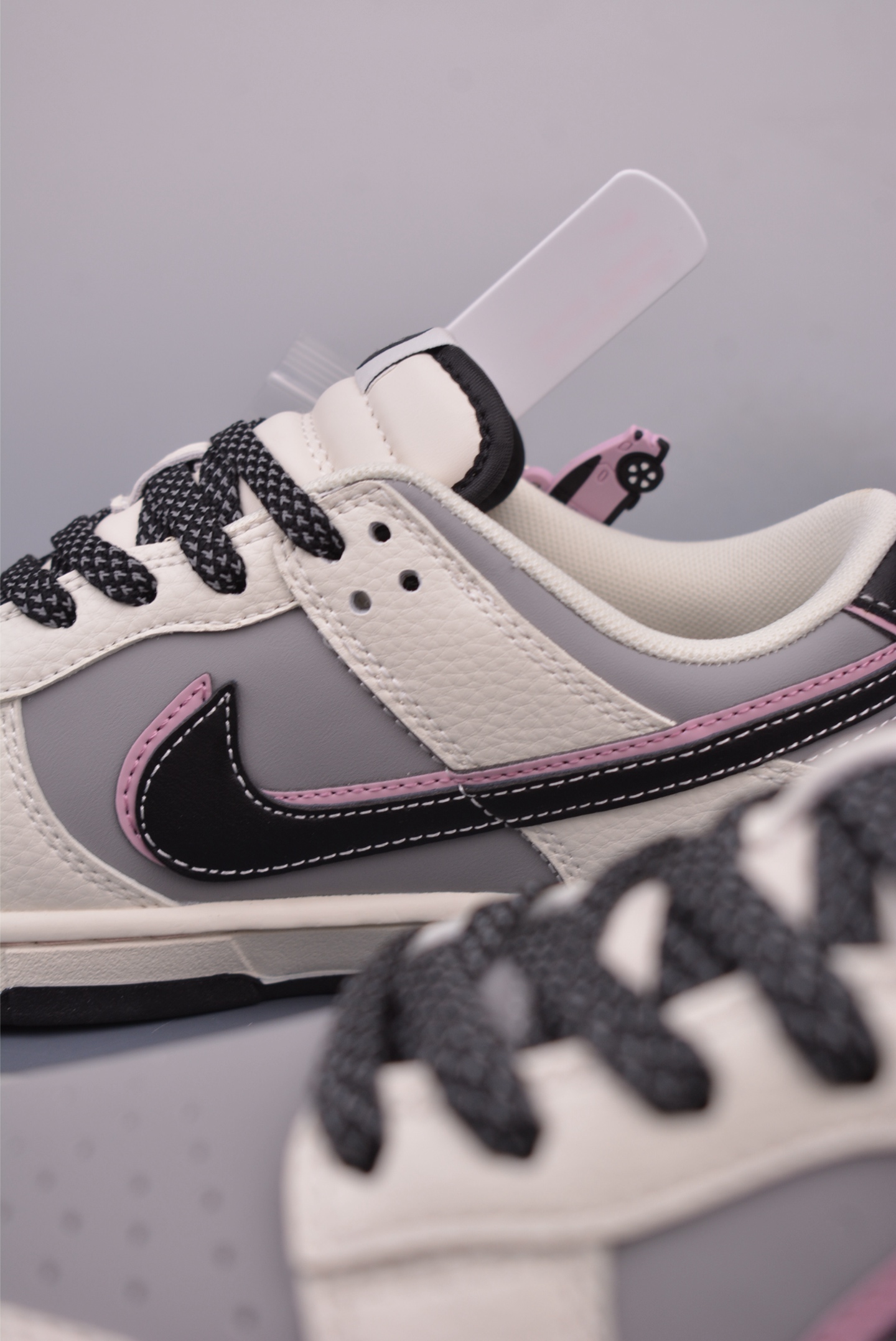 Nike SB Dunk Low Xiaomi SU7 Sneakers - Premium Comfort & Style 8 i1748128313567 5921 0 7