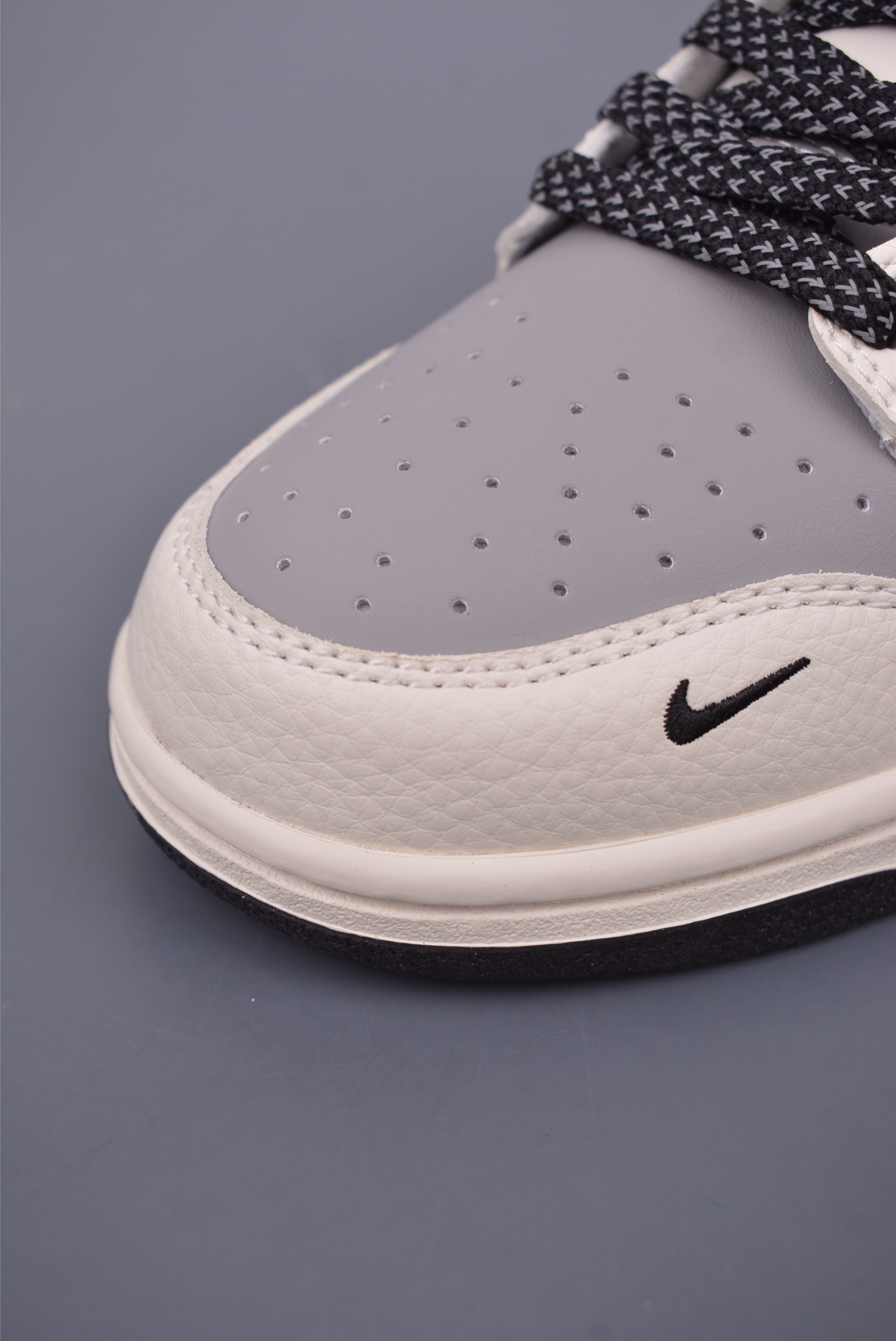 Nike SB Dunk Low Xiaomi SU7 Sneakers - Premium Comfort & Style 6 i1748128313586 5292 0 5