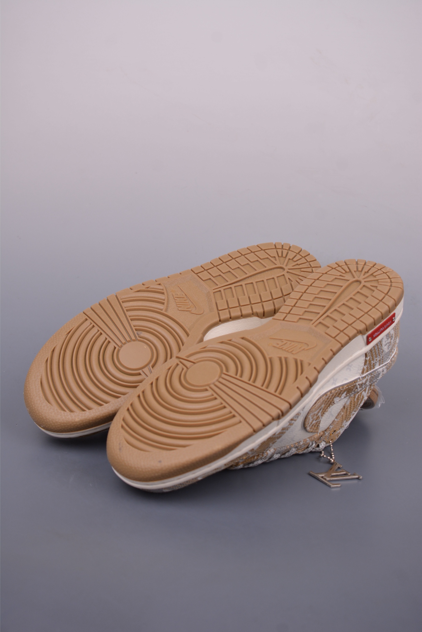 Nike SB Dunk Low LV联名 SC9772-810