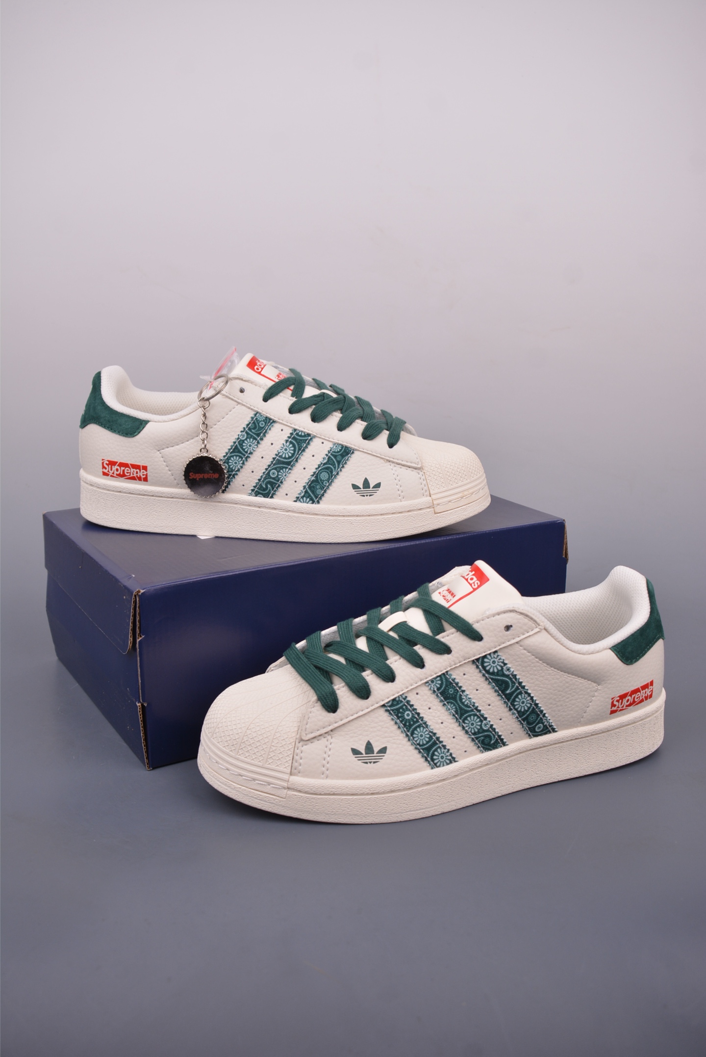 Adidas Originals Superstar x Louis Vuitton Custom Sneakers-Limited Edition 4 i1748128420596 4198 0 2