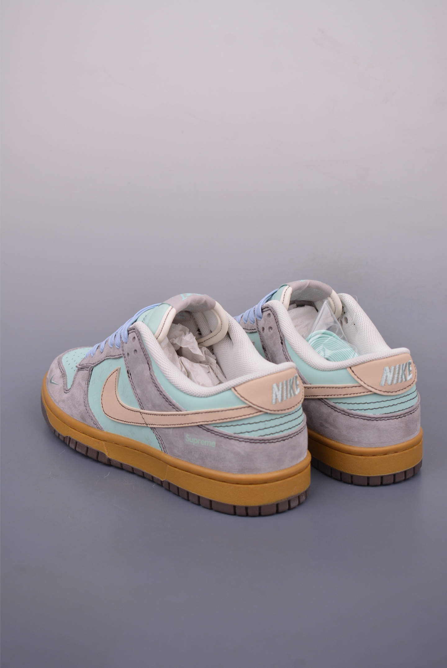 Nike SB Dunk Low Supreme Collaboration Premium Leather Sneakers 2 i1748128454038 4388 0 1