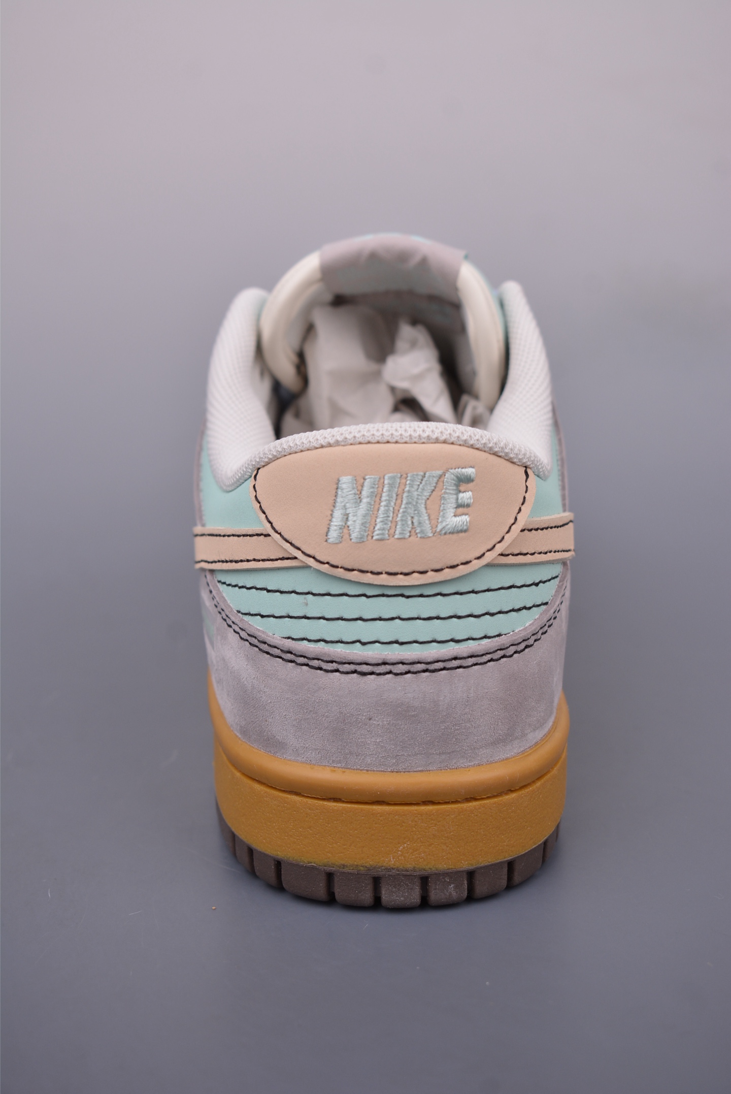 Nike SB Dunk Low Supreme Collaboration Premium Leather Sneakers 4 i1748128454125 4937 0 3
