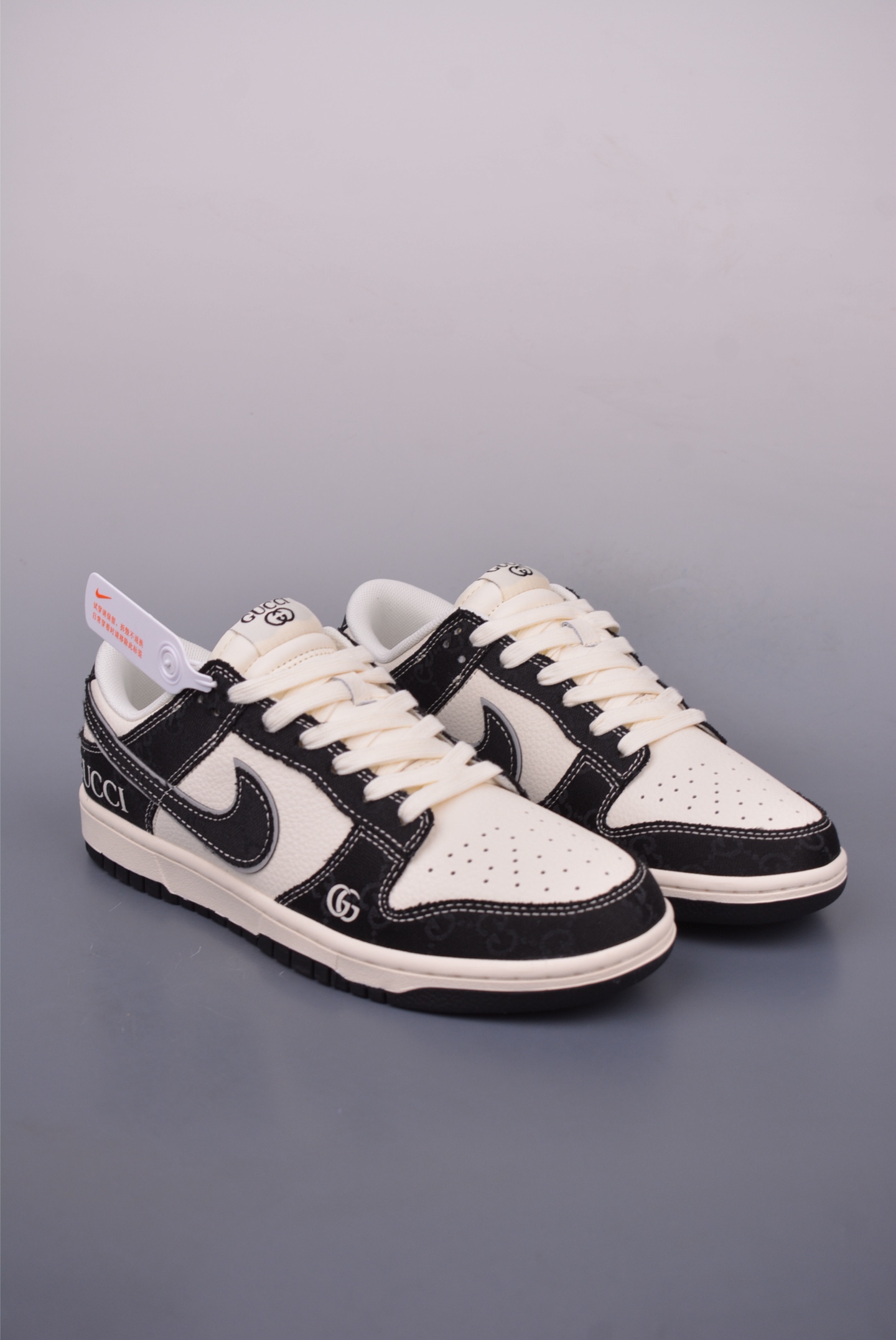 Nike SB Dunk Low Gucci Collab Premium Leather Sneakers - Limited Edition 1 i1748128517186 4578 0 0