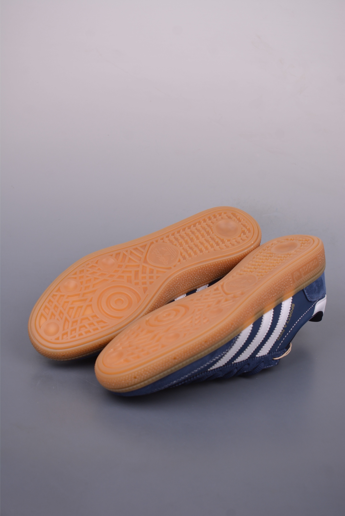 Adidas Handball Spezial Sporty & Rich Classic Suede Sneakers 4 i1748213258690 3088 0 2