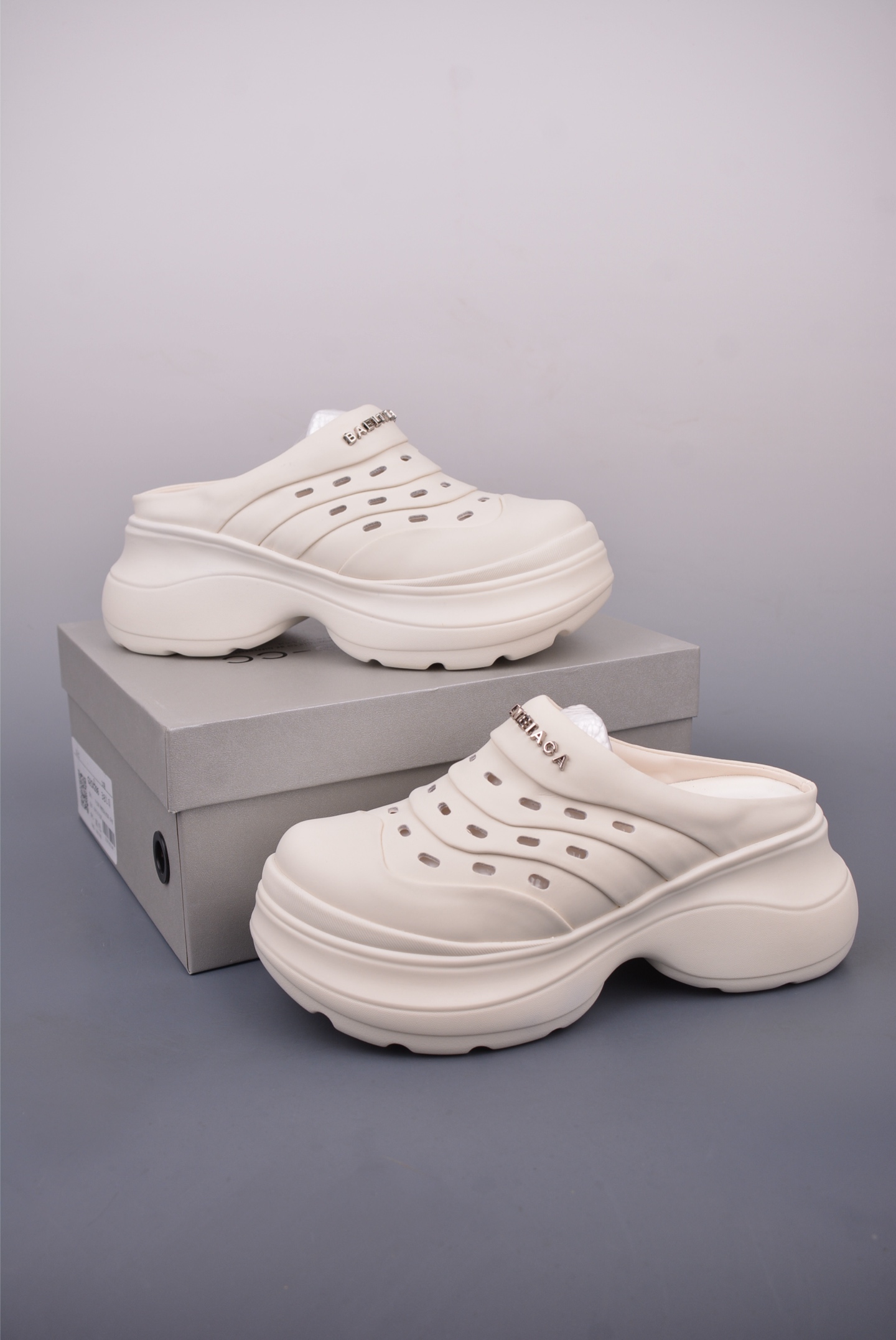 Balenciaga Women's Beige Chunky Platform Mules Summer 2024, Size 35-40 2 i1748213460401 4818 0 0
