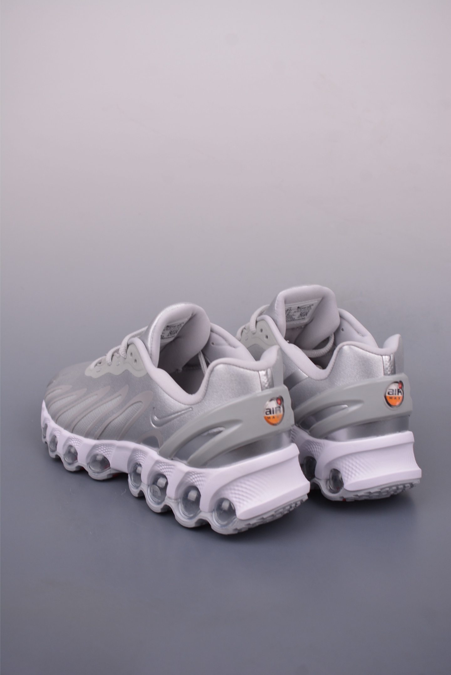 Nike Air Max DN8 Running Shoes - Full Foot Cushioning Technology, Silver 2 i1748213748620 6979 0 1