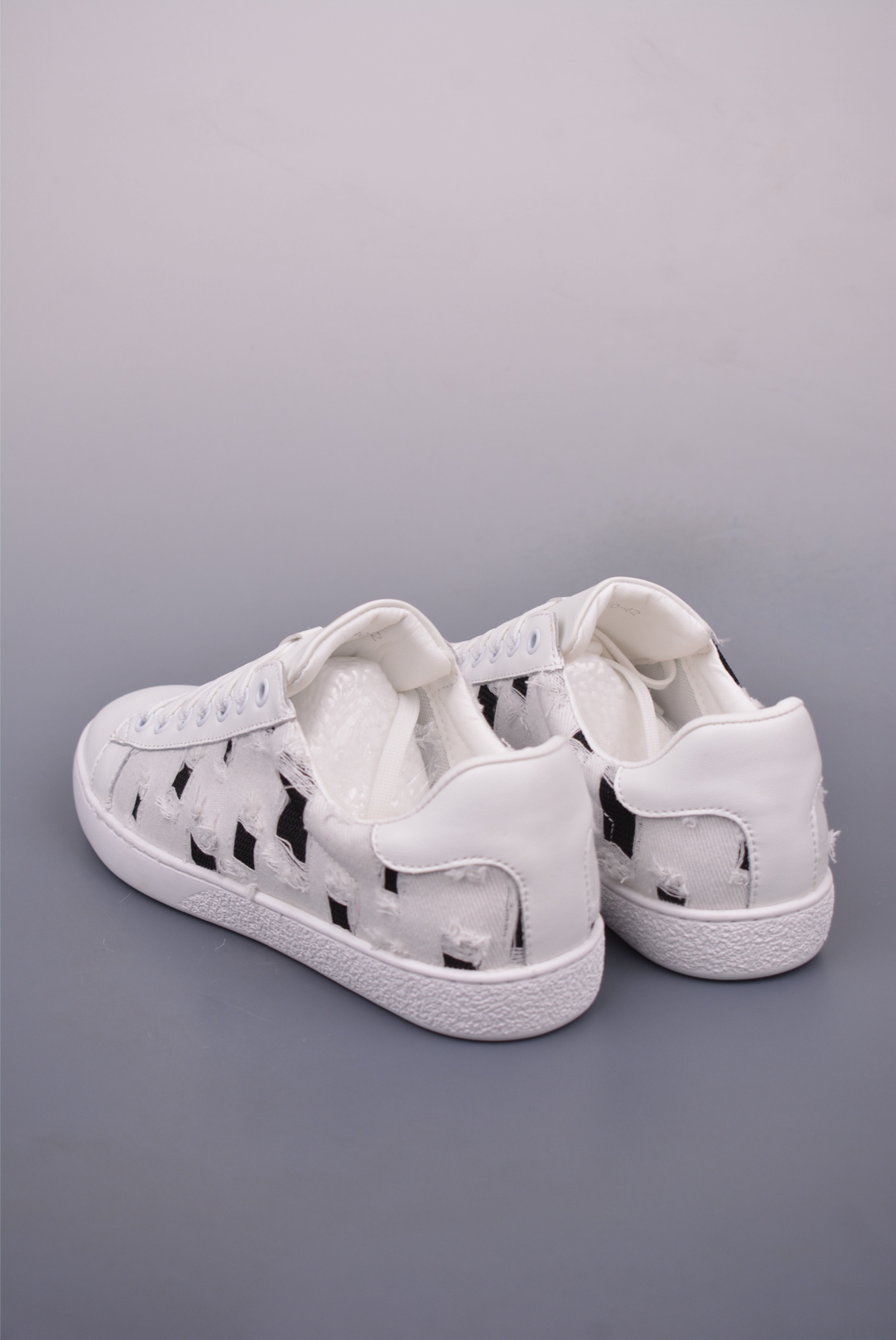 Fendi Men's Leather Low-Top Sneakers Casual Trendy Shoes -Size 39-44 3 i1748214077311 8112 0 1