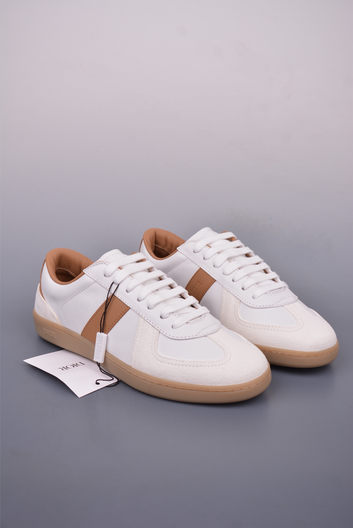 Dior B01 Matchpoint Sneakers: Classic Style with Distinctive Details 2 i1748214369635 5846 0 0