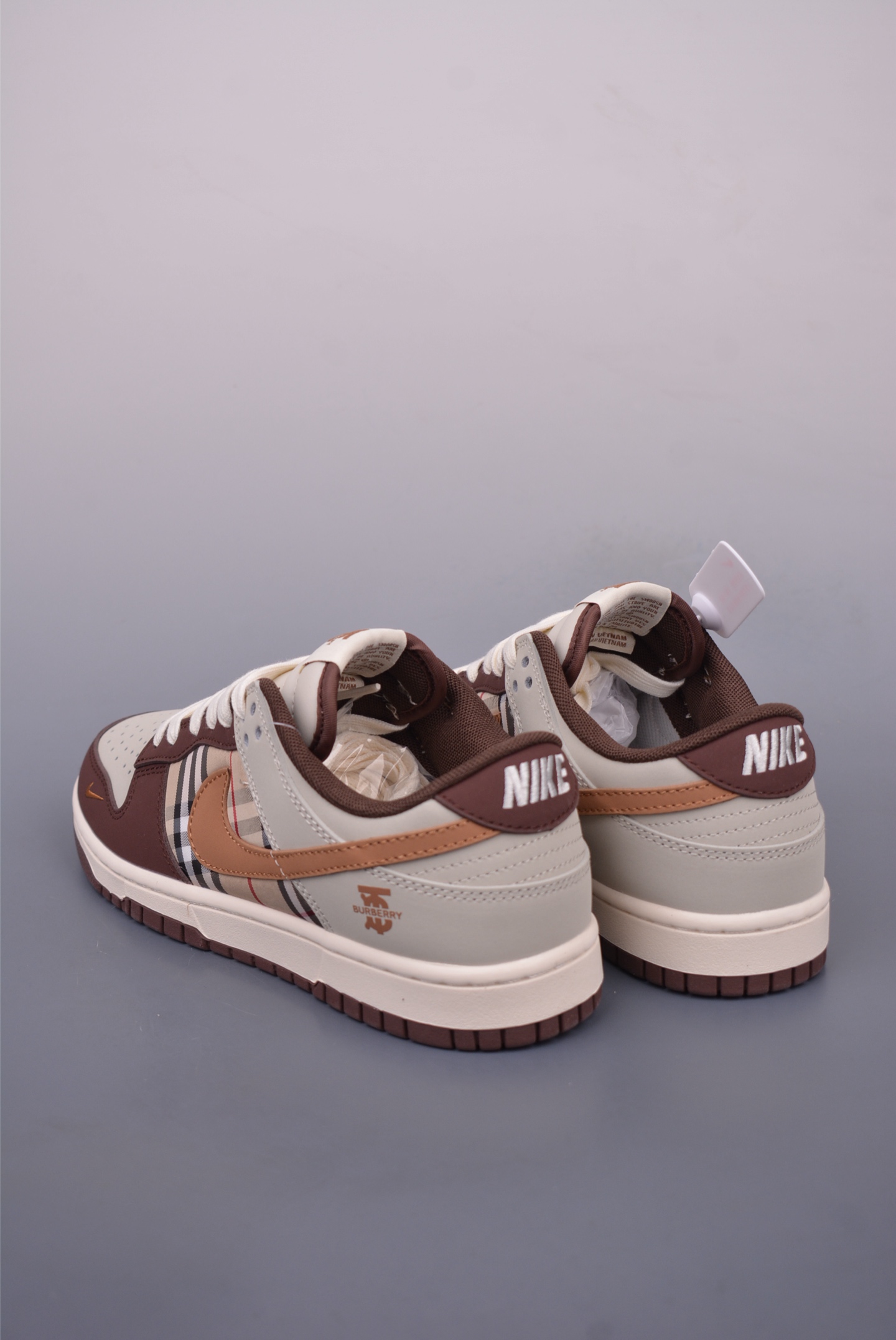 Nike SB Dunk Low Burberry Collaboration Premium Quality Sneakers 3 i1748214796517 4578 0 1