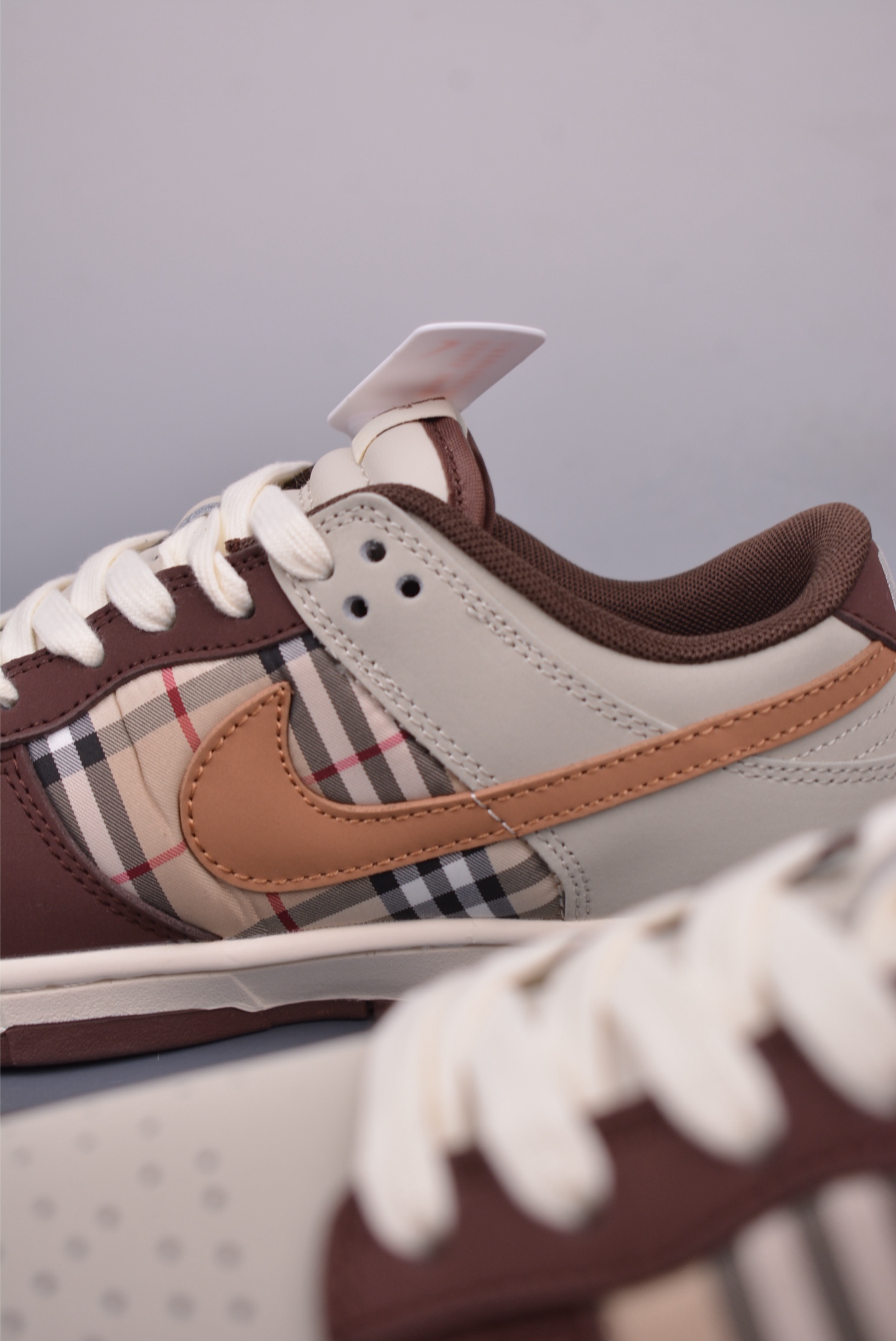 Nike SB Dunk Low Burberry Collaboration Premium Quality Sneakers 9 i1748214796535 4193 0 7
