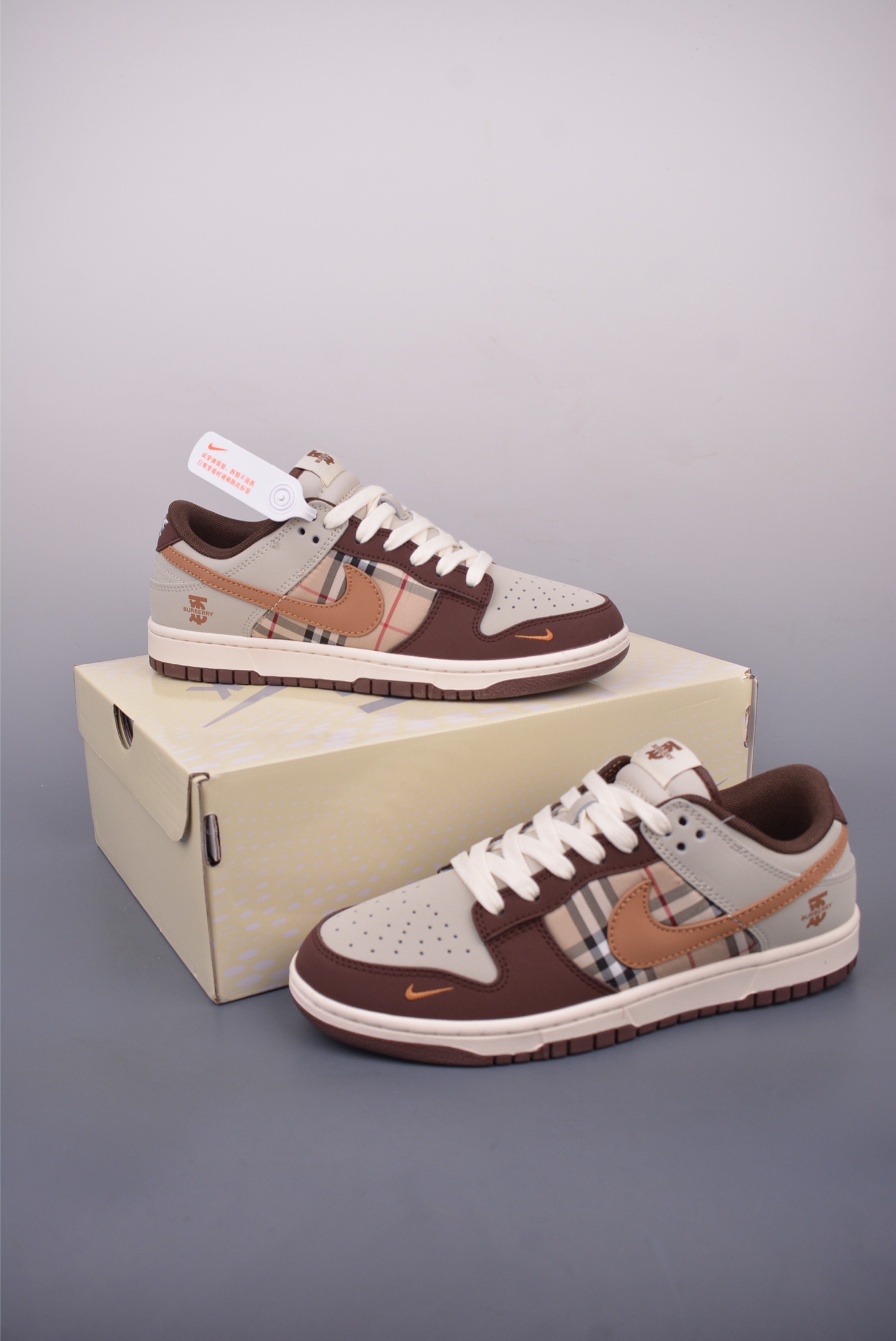 Nike SB Dunk Low Burberry Collaboration Premium Quality Sneakers 6 i1748214798439 2607 0 4