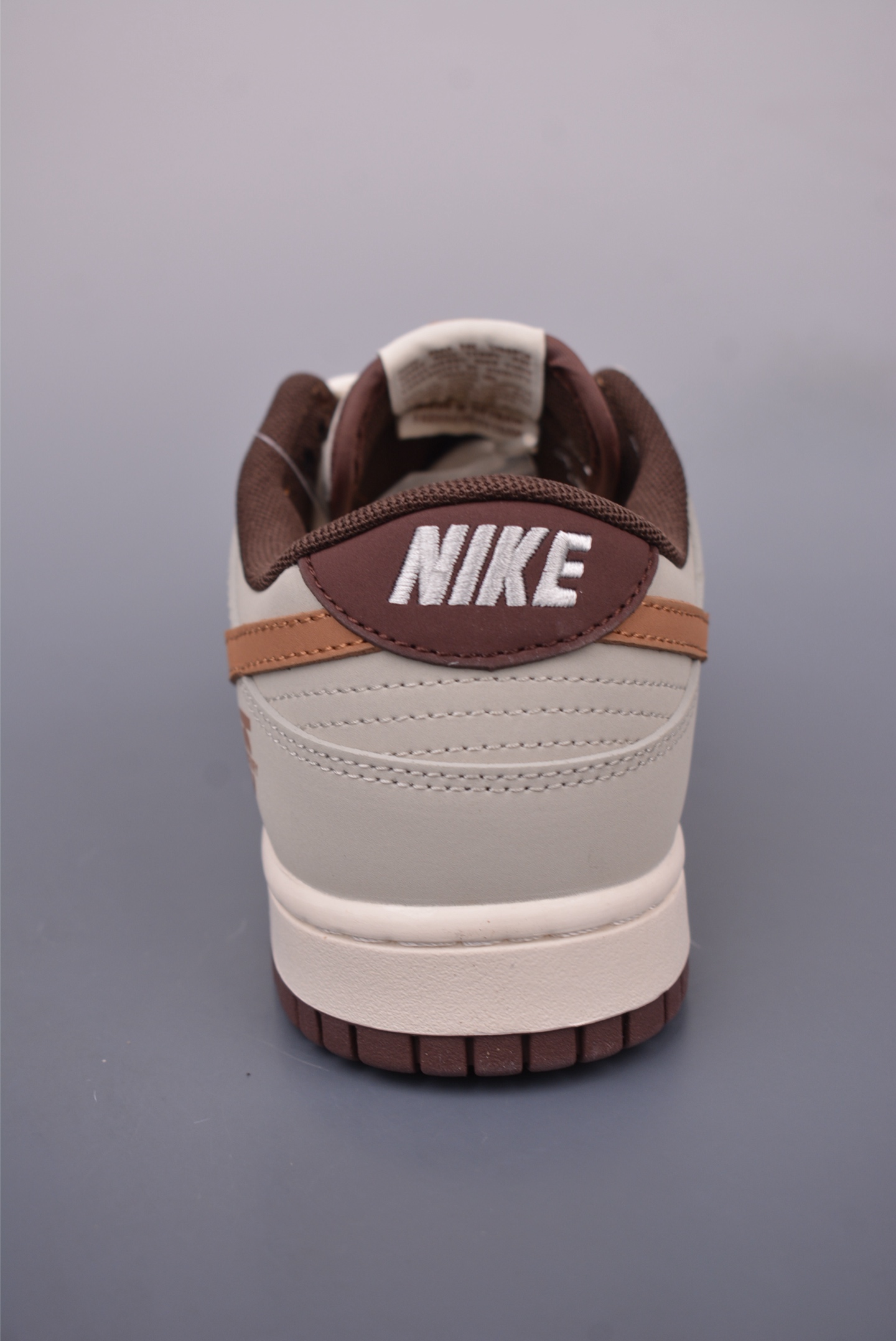 Nike SB Dunk Low Burberry Collaboration Premium Quality Sneakers 5 i1748214798450 813 0 3