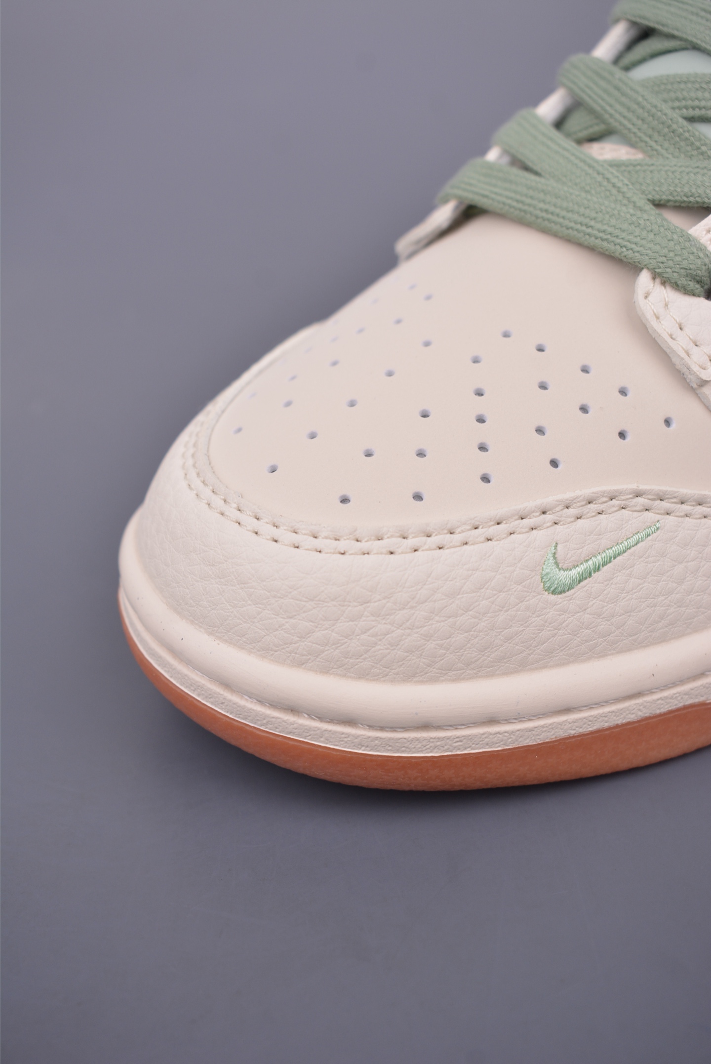 Nike SB Dunk Low Supreme Cream Green Sneakers Premium Quality 7 i1748214829447 2847 0 5