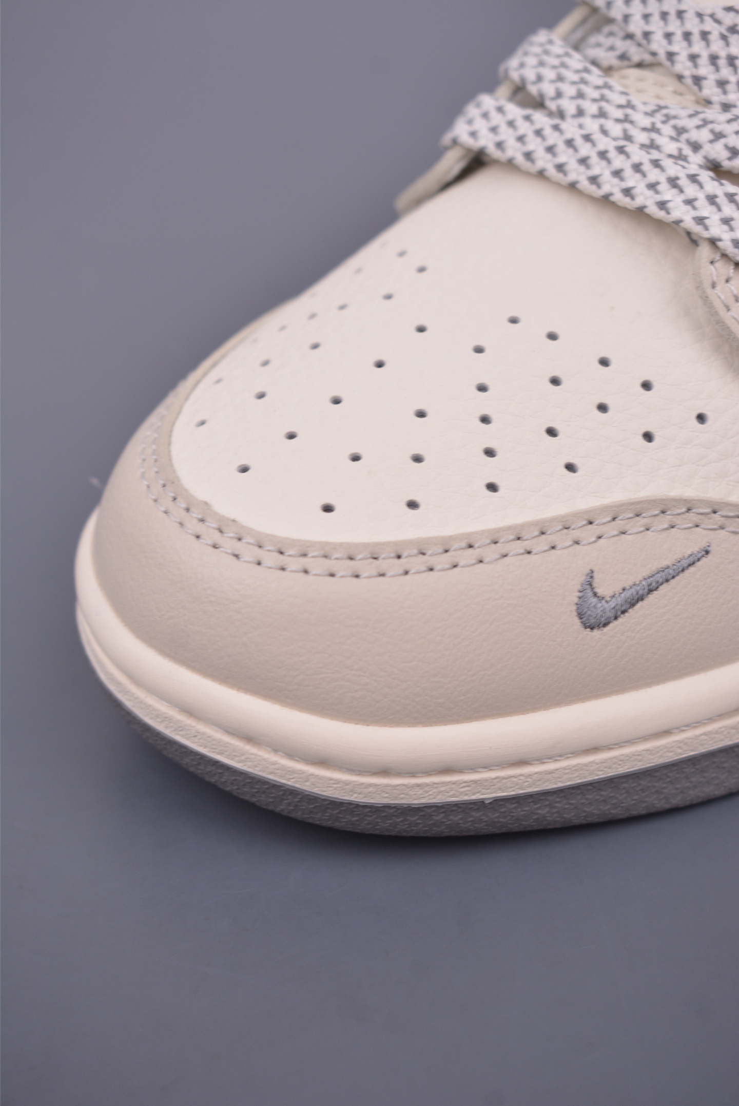 Nike SB Dunk Low x Stussy Collab - Premium Leather, Superior Comfort 6 i1748214864730 9997 0 5