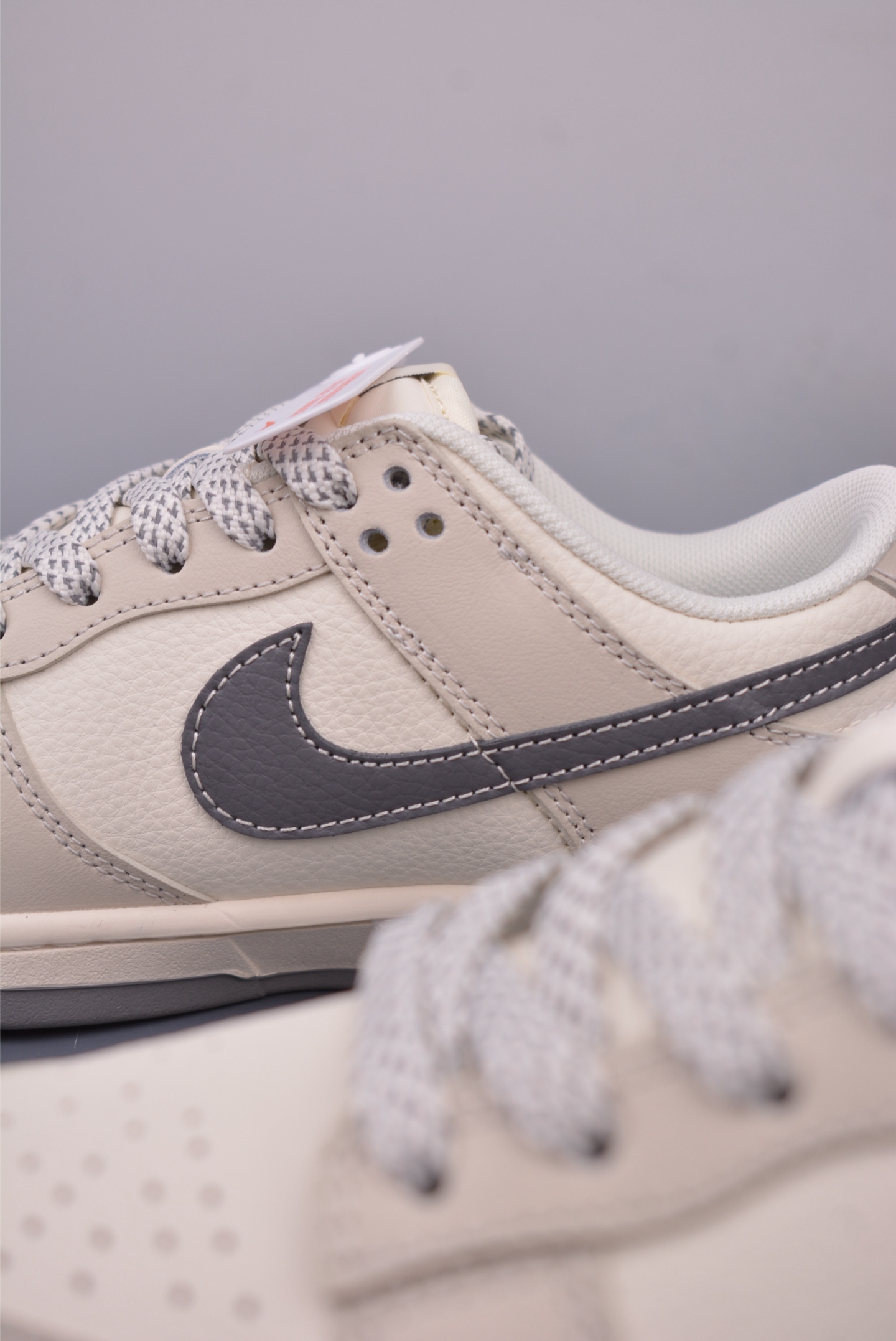 Nike SB Dunk Low x Stussy Collab - Premium Leather, Superior Comfort 8 i1748214864771 1712 0 7