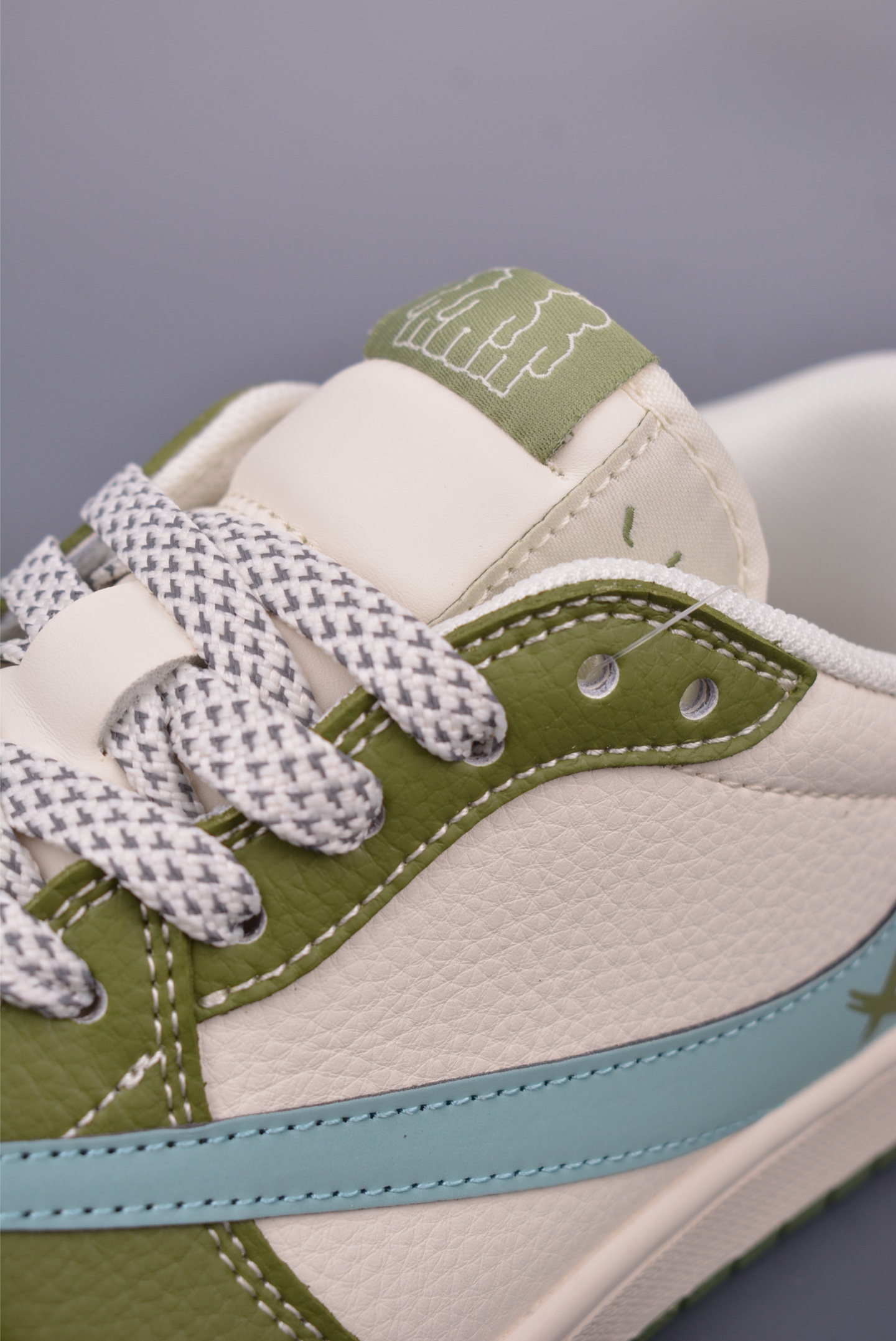 Fragment x Travis Scott x 暴力熊 Air Jordan 1 Low 三方联名倒钩 HS8068-003