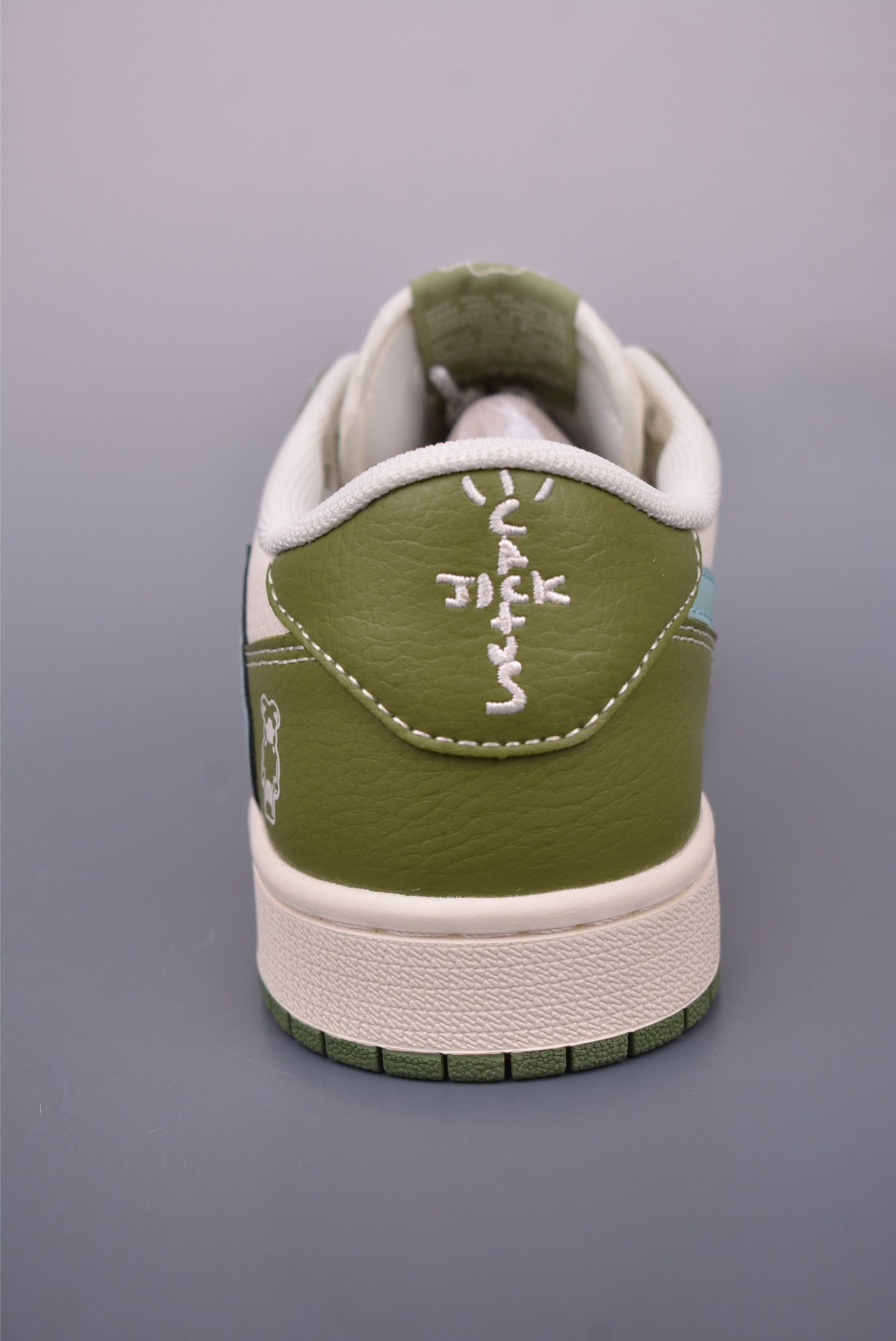 Fragment x Travis Scott x 暴力熊 Air Jordan 1 Low 三方联名倒钩 HS8068-003