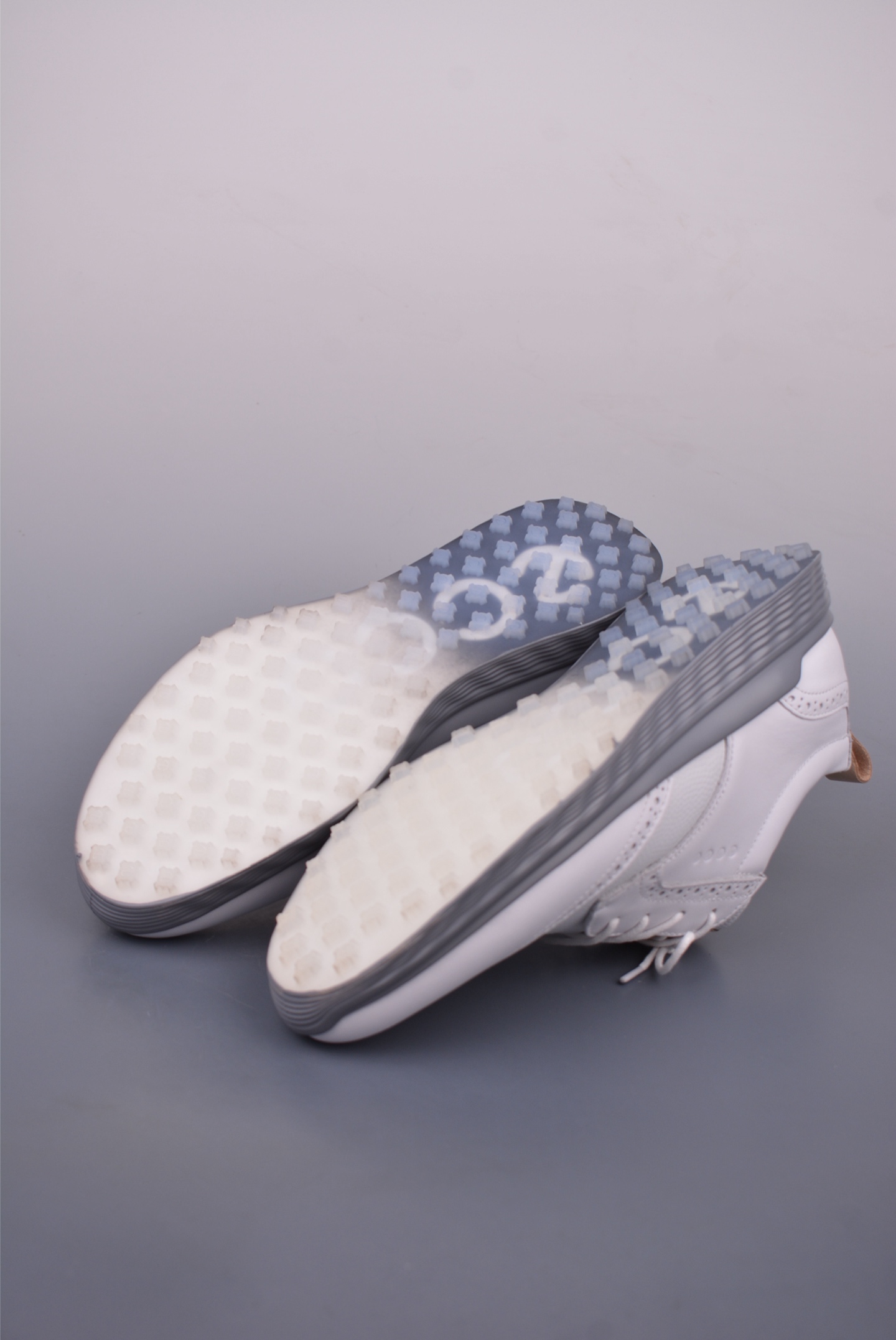 ECCO Men's White Leather Golf Shoes - Breathable, Comfortable, and Stylish 4 i1748215038065 6002 0 2