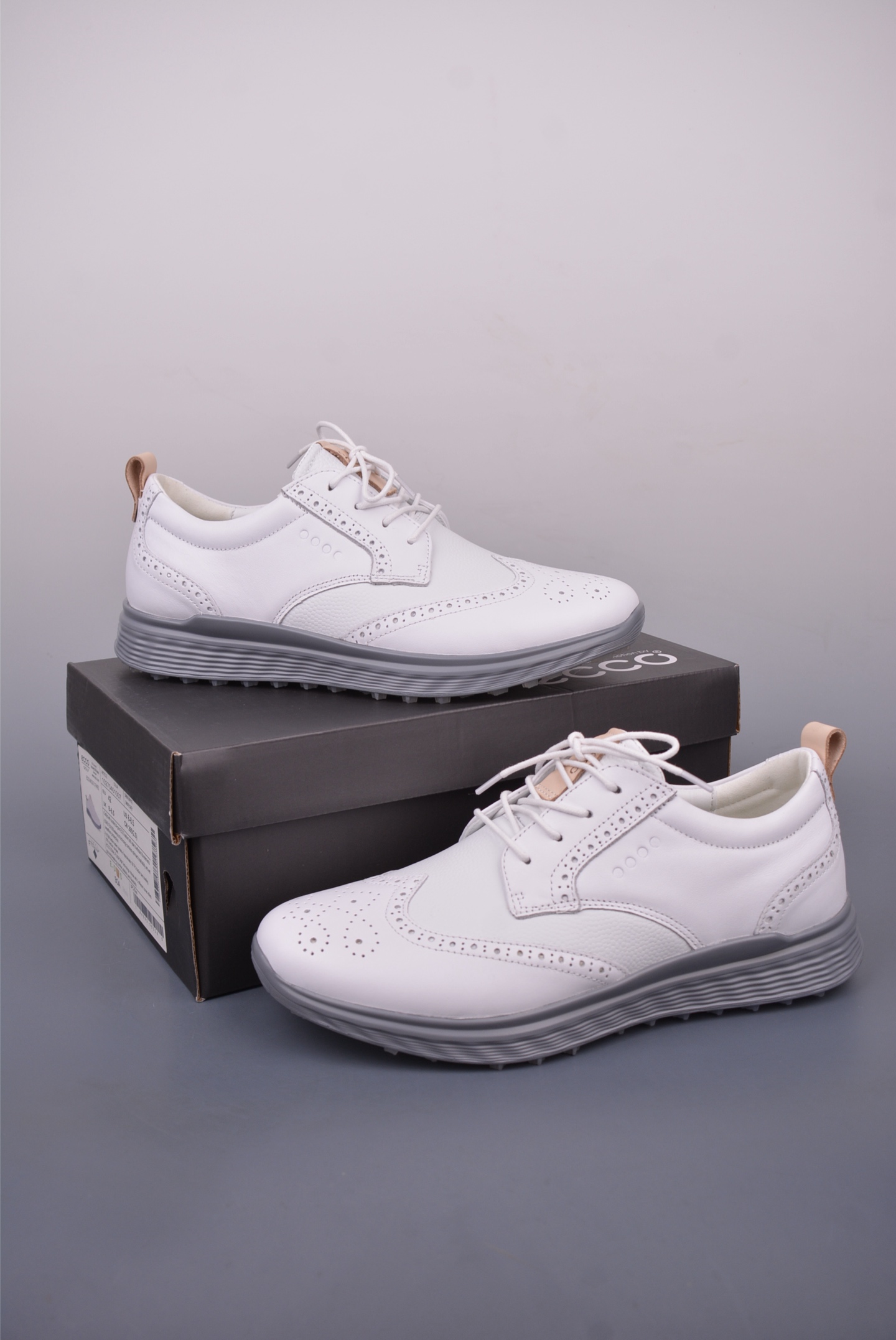 ECCO Men's White Leather Golf Shoes - Breathable, Comfortable, and Stylish 6 i1748215038136 7279 0 4