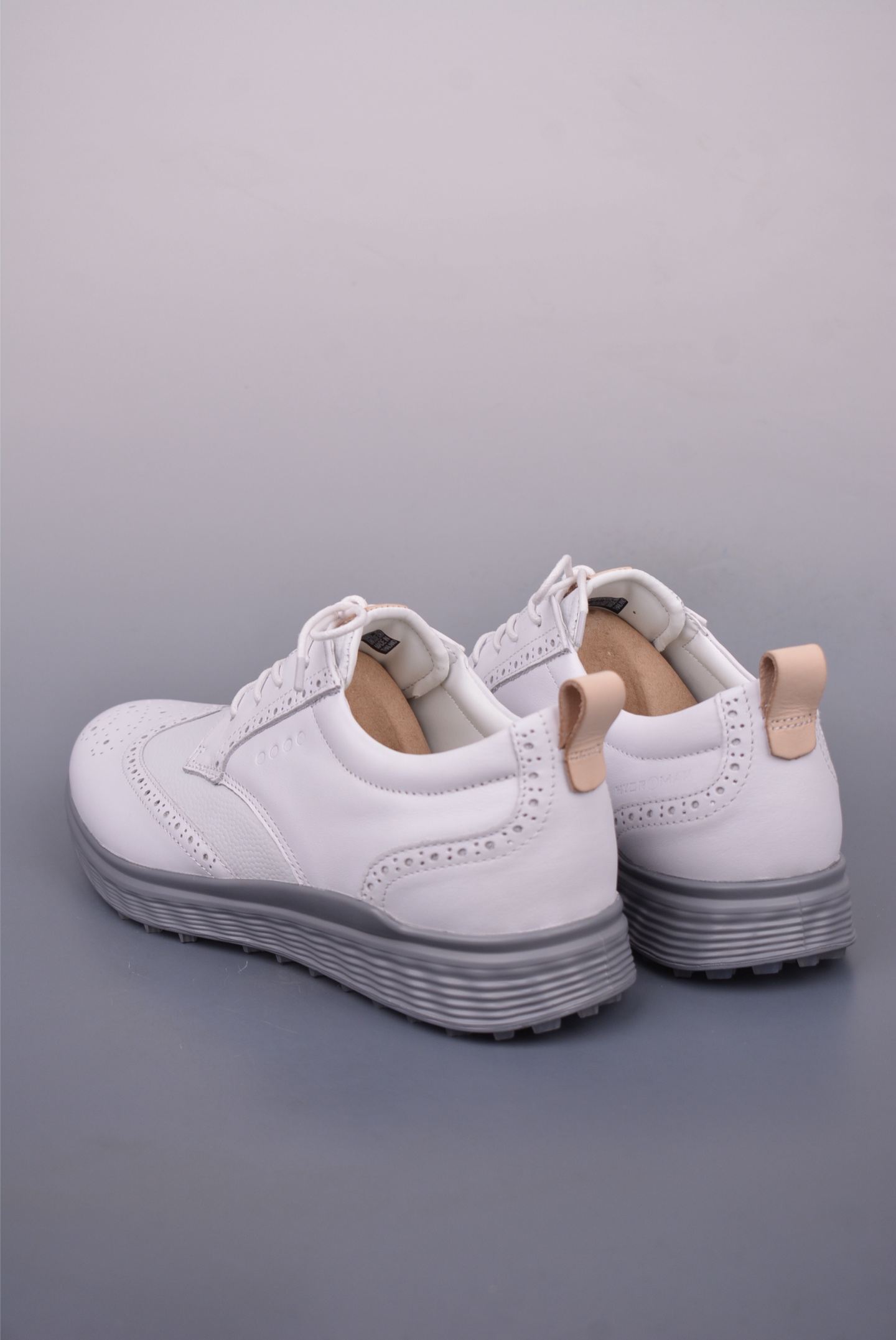 ECCO Men's White Leather Golf Shoes - Breathable, Comfortable, and Stylish 3 i1748215039556 279 0 1