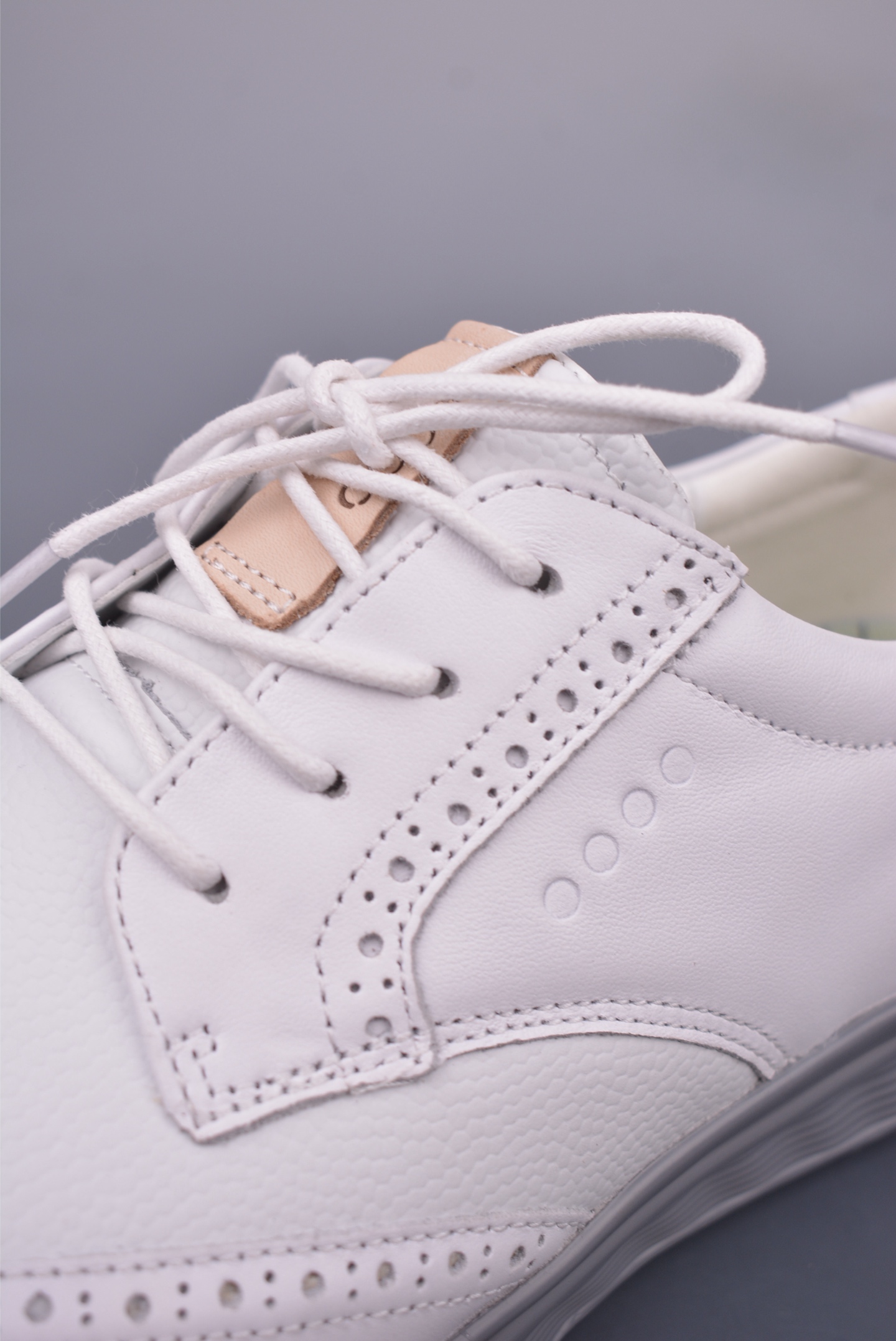 ECCO Men's White Leather Golf Shoes - Breathable, Comfortable, and Stylish 8 i1748215039572 4925 0 6