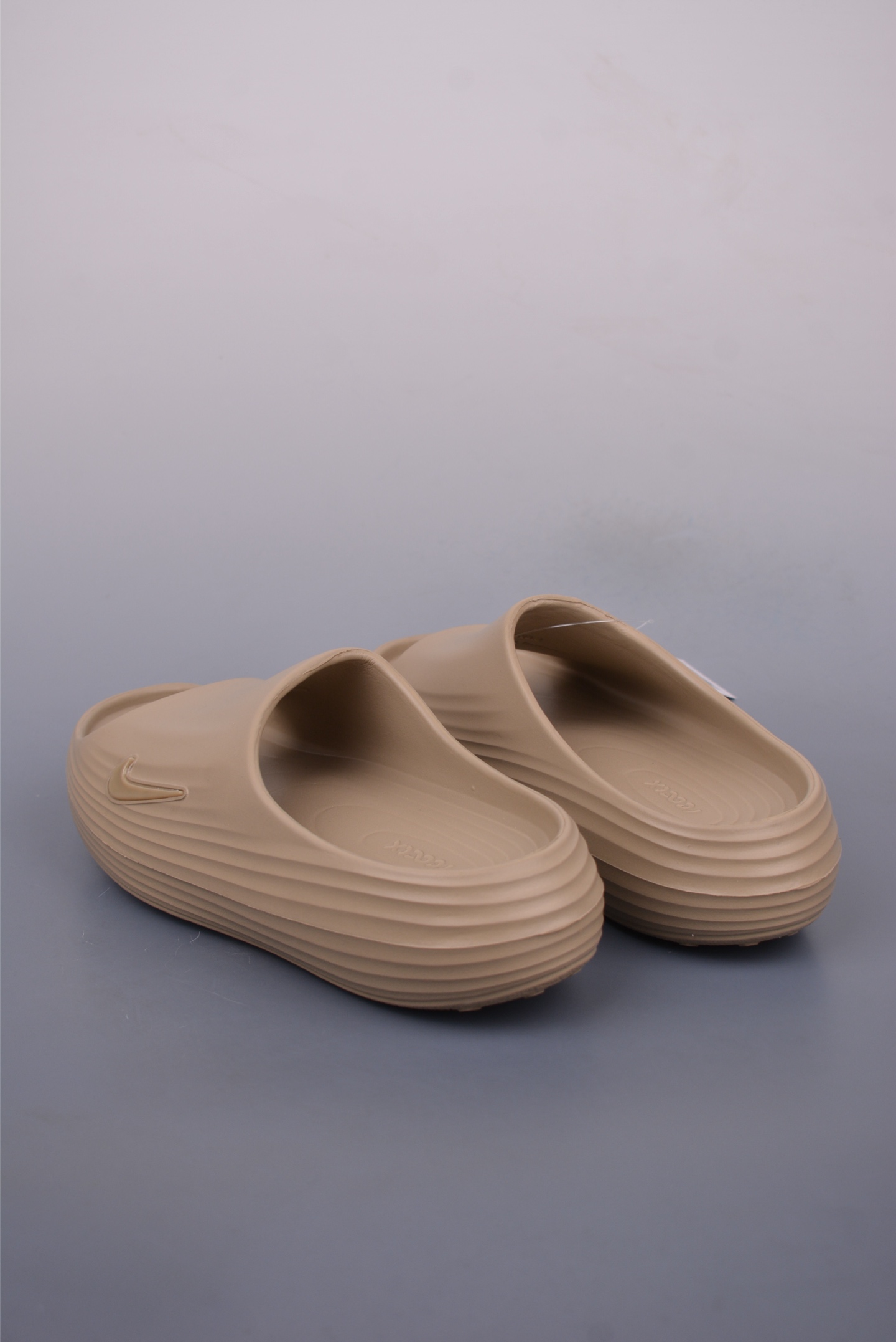 Nike ReactX Rejuven8 耐克夏日穿搭凉鞋 HV4479