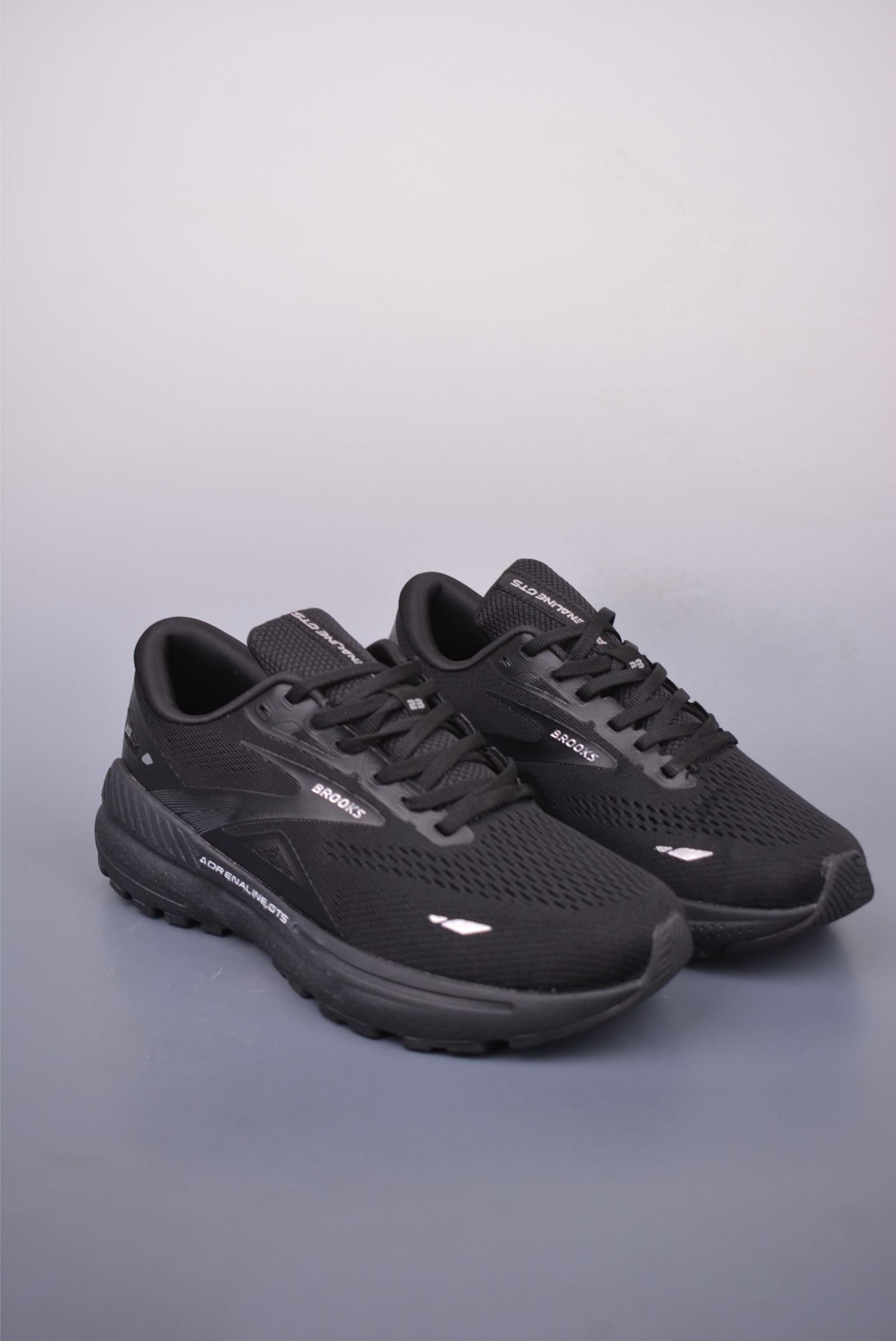 Brooks Glycerin 19: Lightweight, Breathable Running Shoes for Ultimate Comfort 1 i1748303159863 7678 0 0