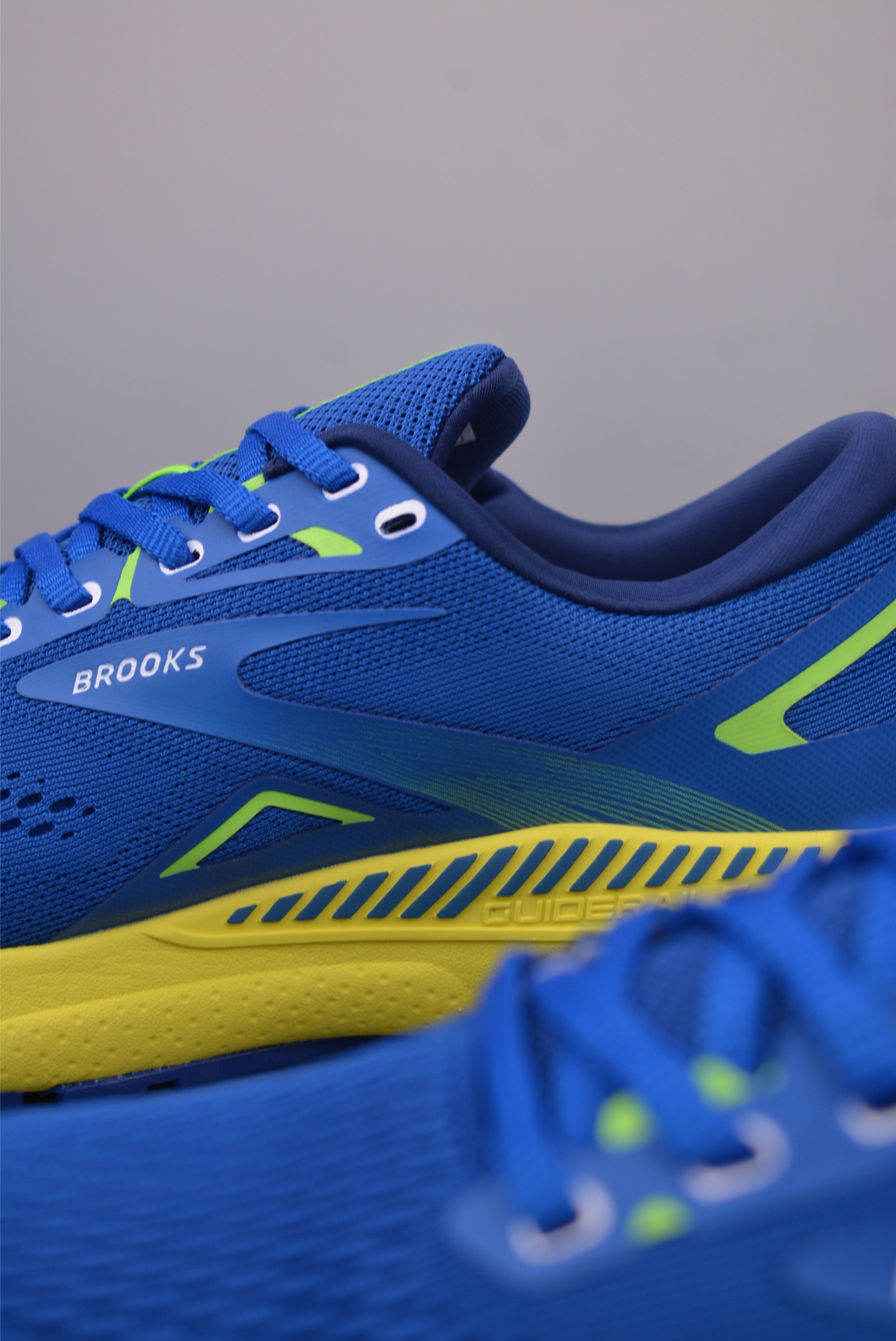 Brooks Glycerin 19: Lightweight, Breathable Running Shoes for Men - Blue/Yellow 9 i1748303200015 43 0 7
