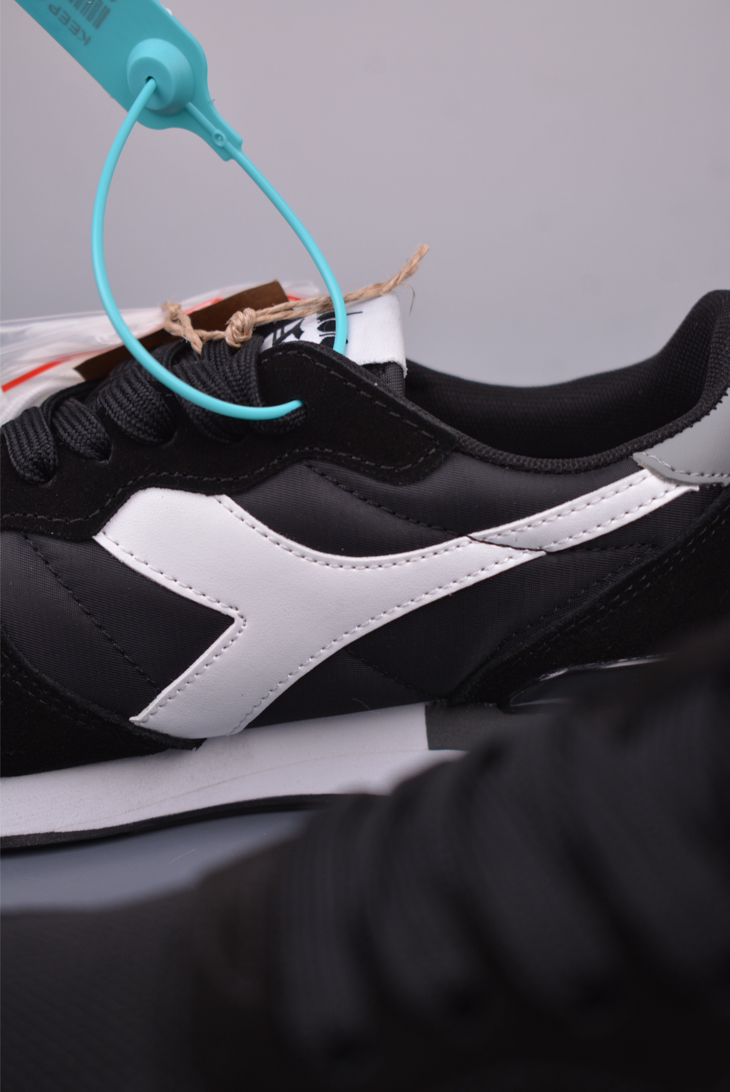 Diadora Camaro Retro Running Shoes - Polyester, Suede, and Leather 8 i1748303843443 1973 0 7