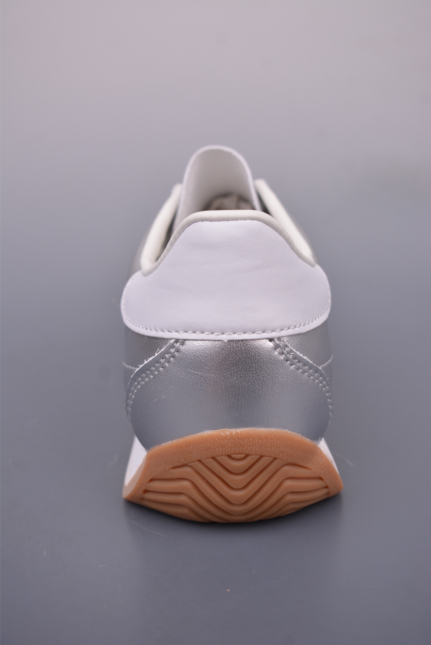 Adidas Originals Country Silver Metallic Low-Top Sneakers - Classic Style 5 i1748303940711 9976 0 3