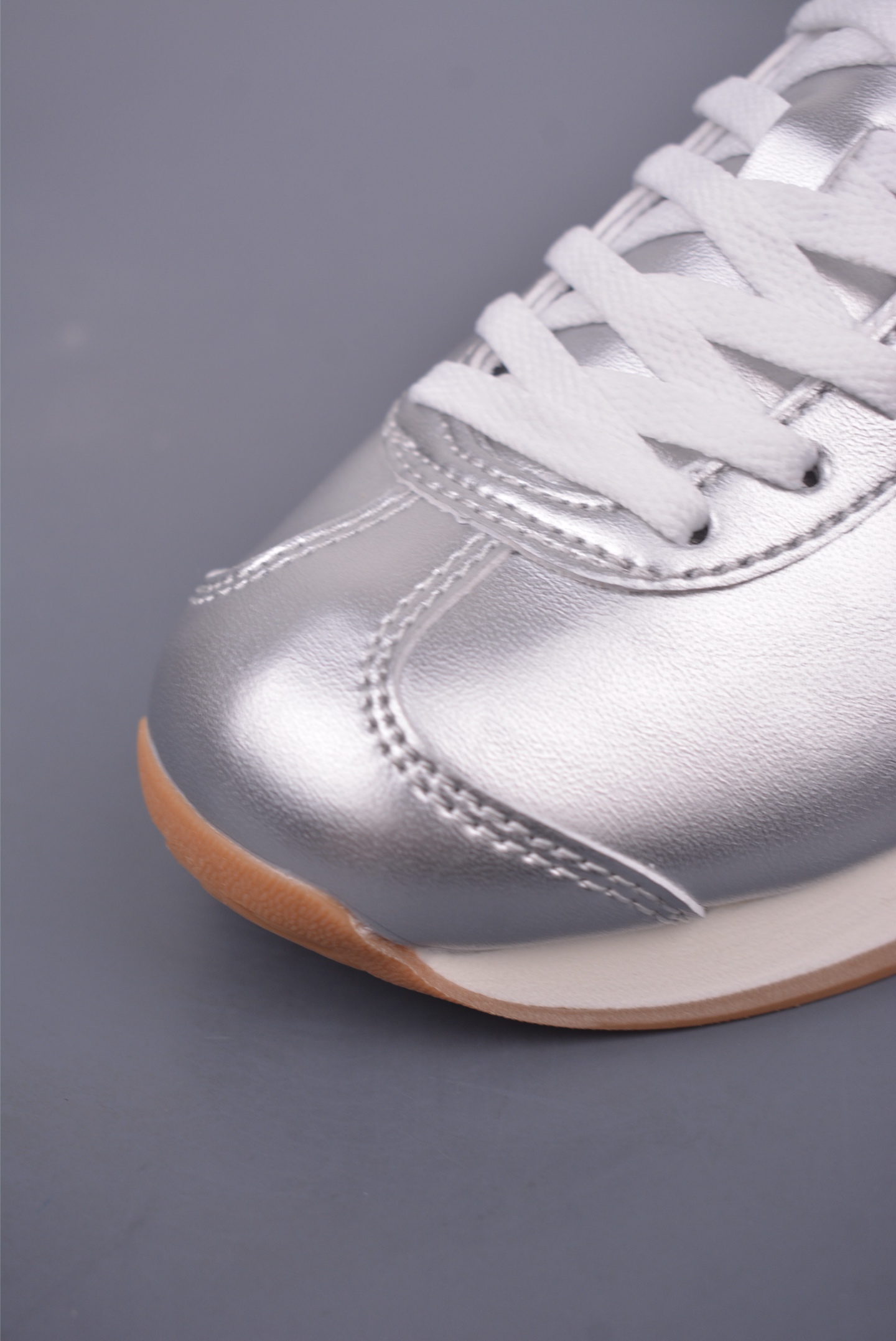 Adidas Originals Country Silver Metallic Low-Top Sneakers - Classic Style 7 i1748303942317 5872 0 5