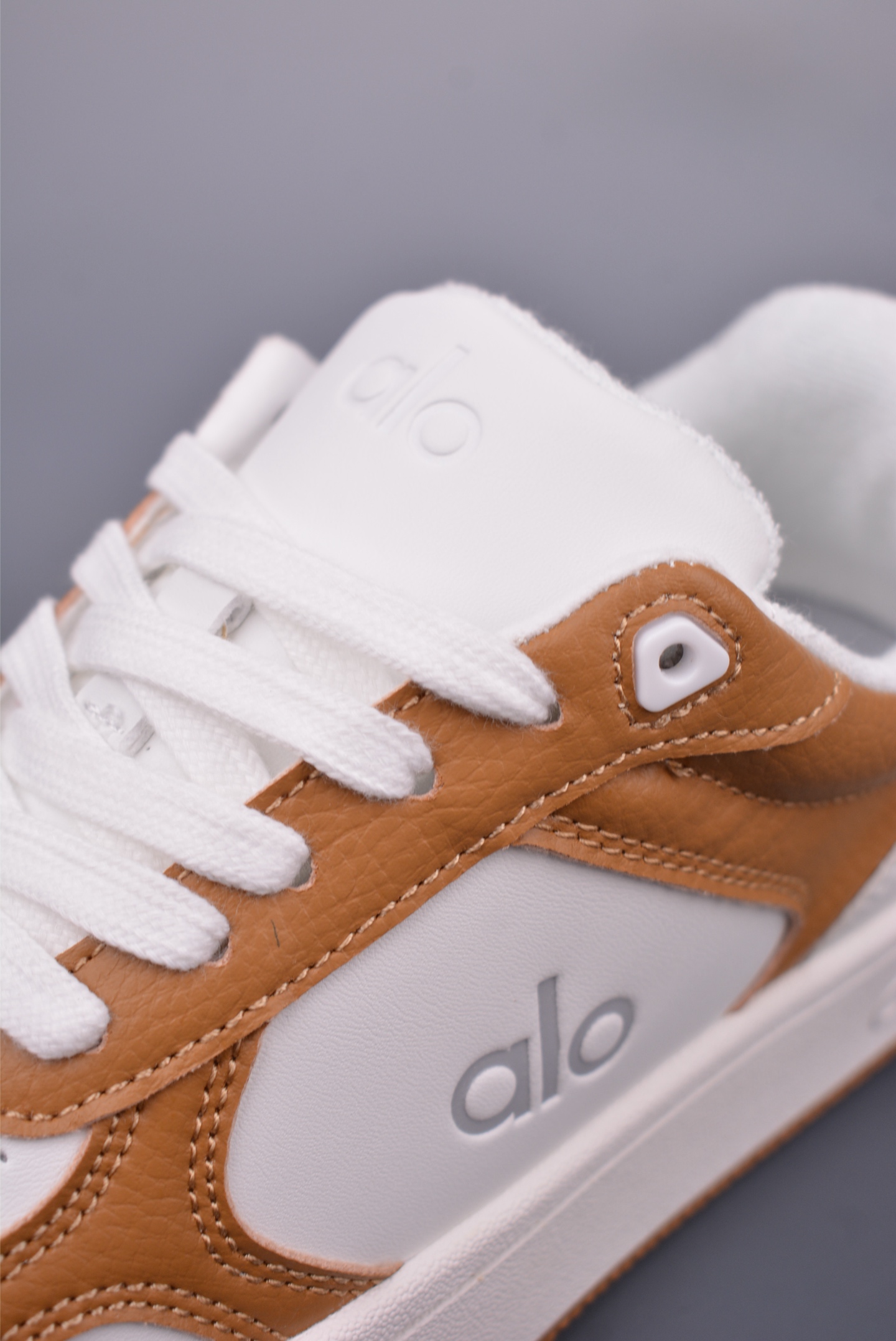 Alo Yoga Recovery Mode Low-Top Sneakers - Comfortable, Stylish, and Durable 8 i1748304012050 4961 0 6