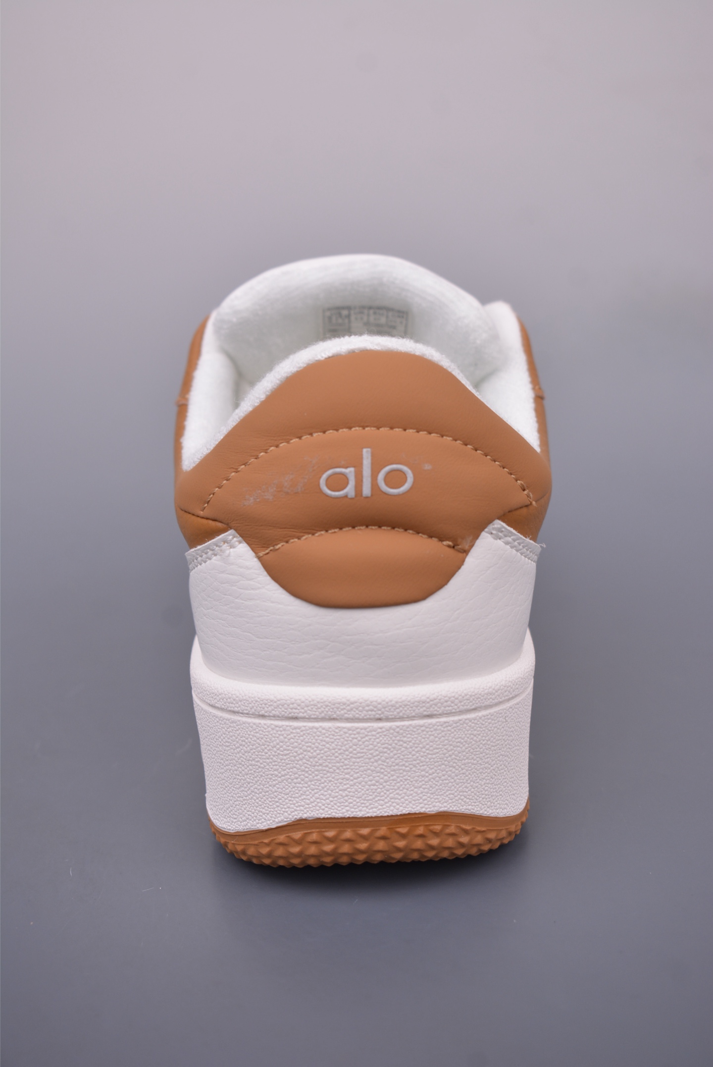 Alo Yoga Recovery Mode Low-Top Sneakers - Comfortable, Stylish, and Durable 5 i1748304013965 3887 0 3