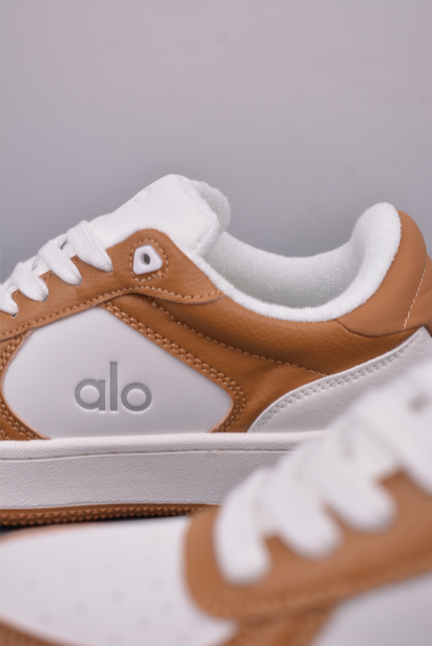 Alo Yoga Recovery Mode Low-Top Sneakers - Comfortable, Stylish, and Durable 9 i1748304013986 2546 0 7
