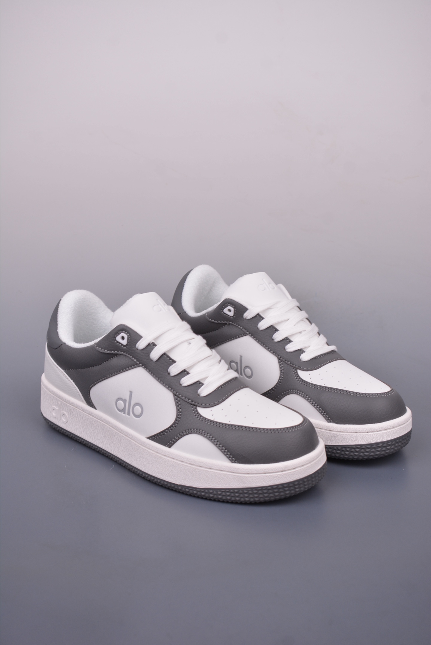 Alo Yoga Recovery Mode Sneakers - Comfortable, Stylish, and Durable Low-Tops 1 i1748304065911 8245 0 0