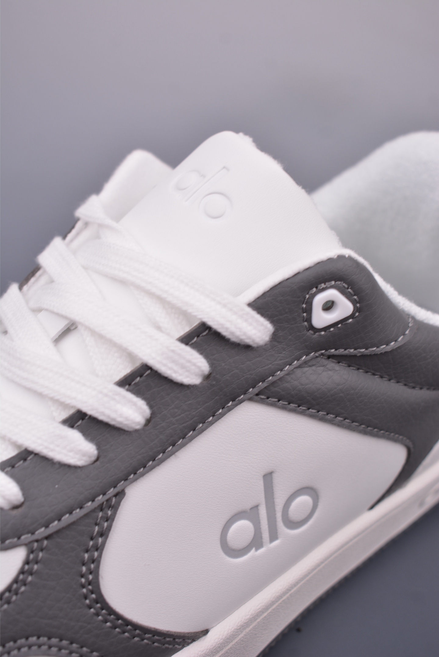 Alo Yoga Recovery Mode Sneakers - Comfortable, Stylish, and Durable Low-Tops 7 i1748304065930 4988 0 6