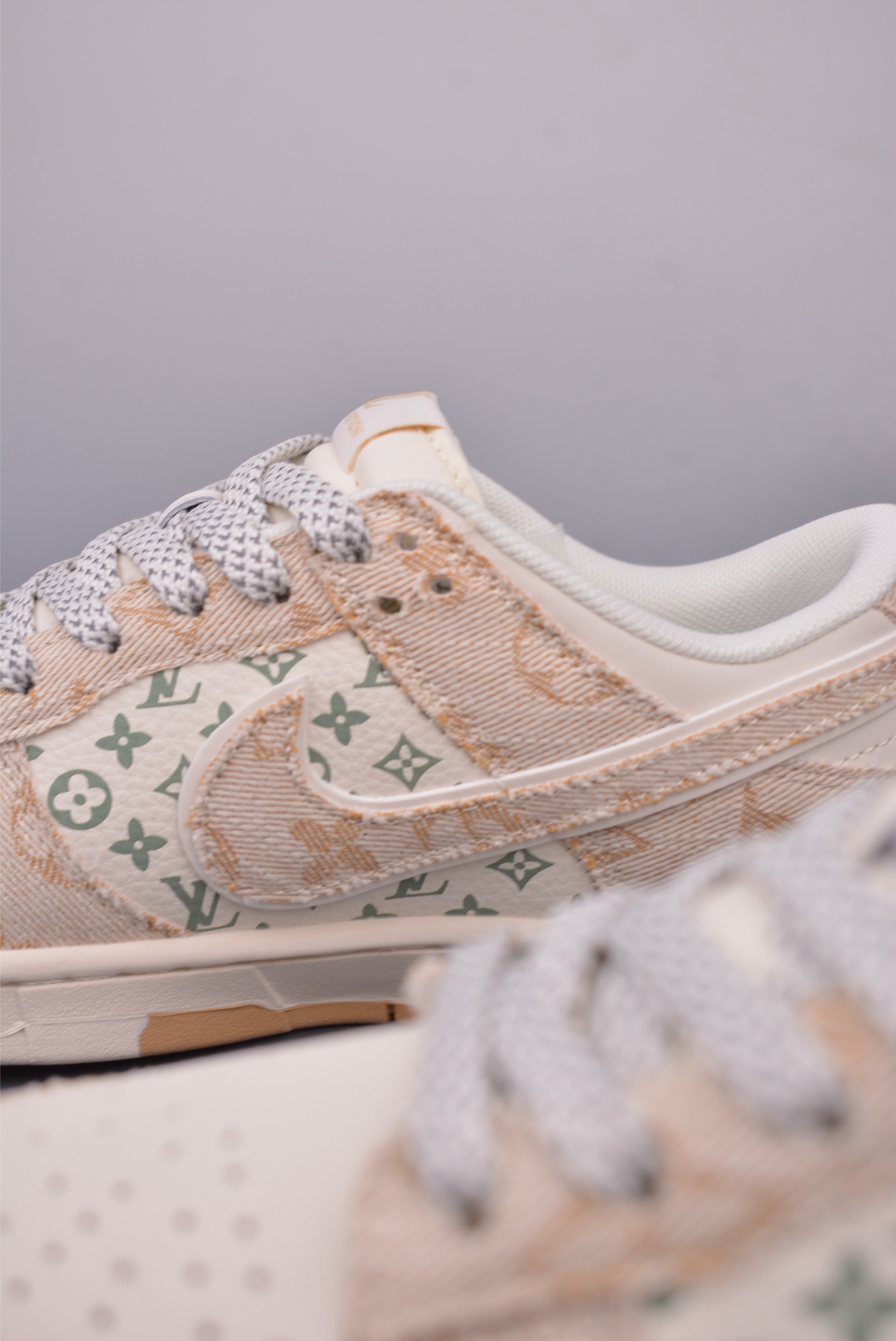Nike SB Dunk Low Louis Vuitton Custom Sneakers - Limited Edition 9 i1748304477463 6812 0 7