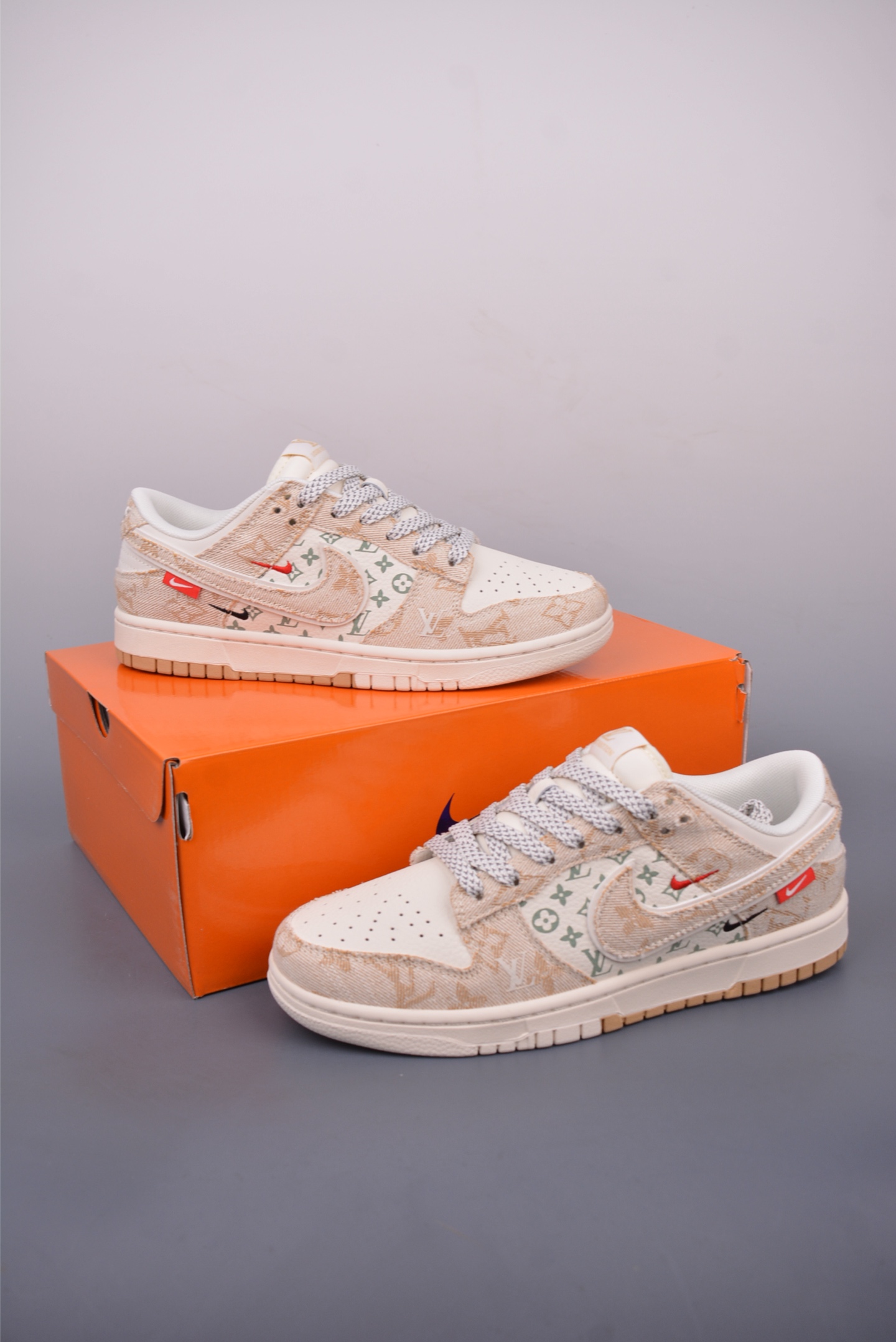 Nike SB Dunk Low Louis Vuitton Custom Sneakers - Limited Edition 6 i1748304477479 3079 0 4